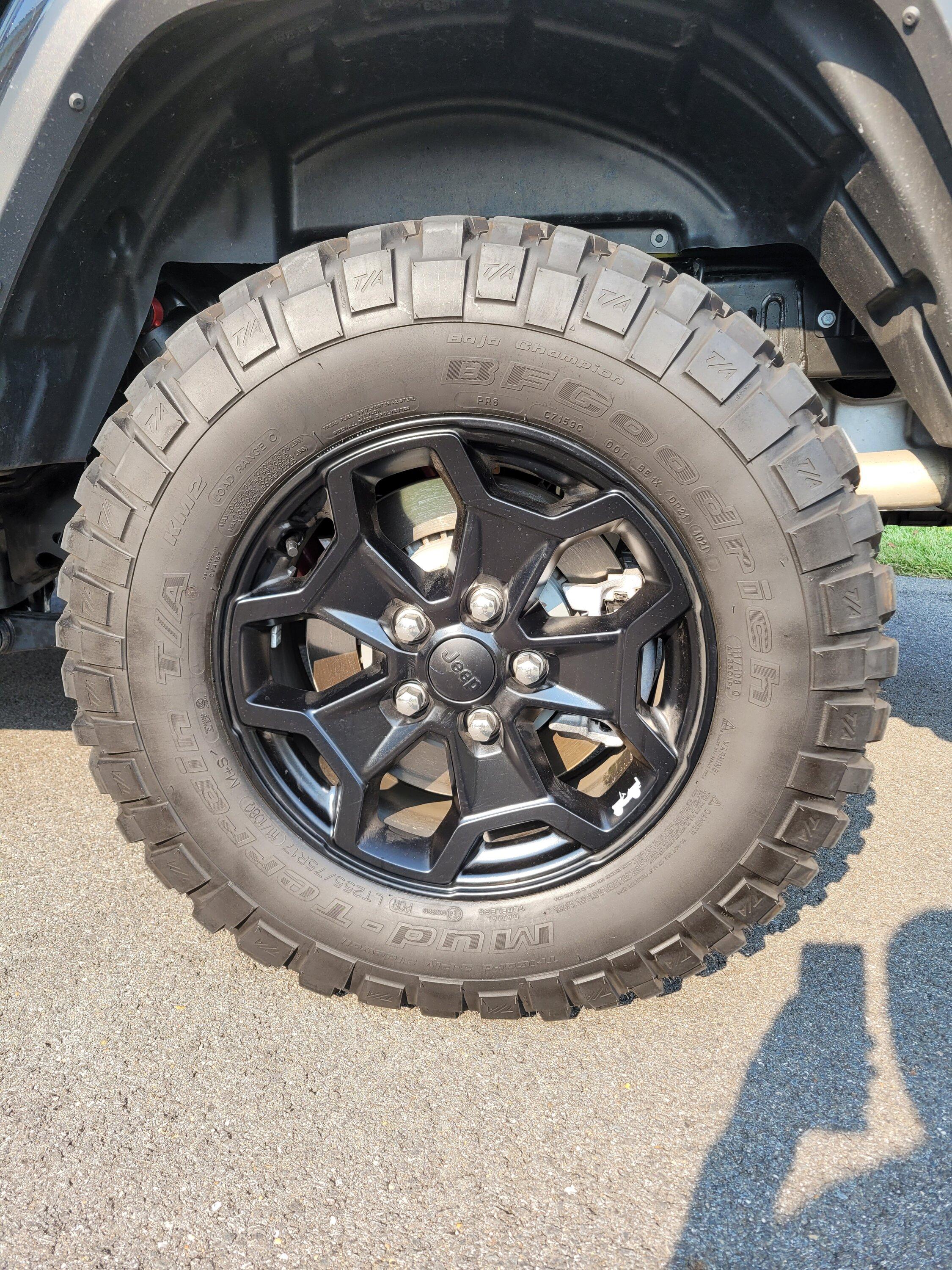 Jeep Gladiator New Willys Rims & Tires 20220917_161243