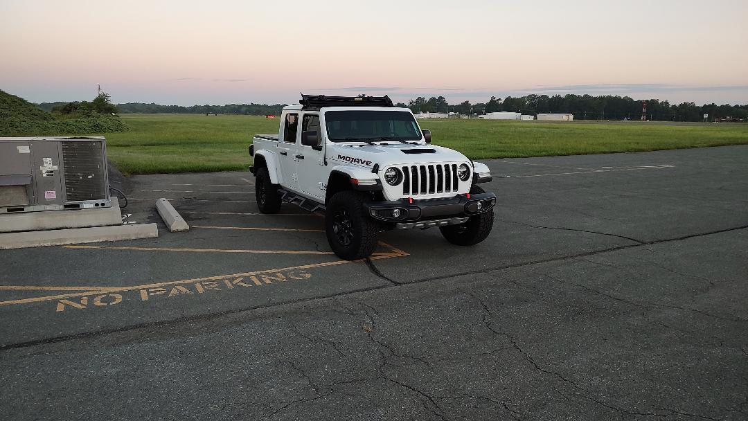 Jeep Gladiator MOJAVE Edition Gladiator JT Club 4473495C-36EE-4AB5-85E7-5B242A3DBC63