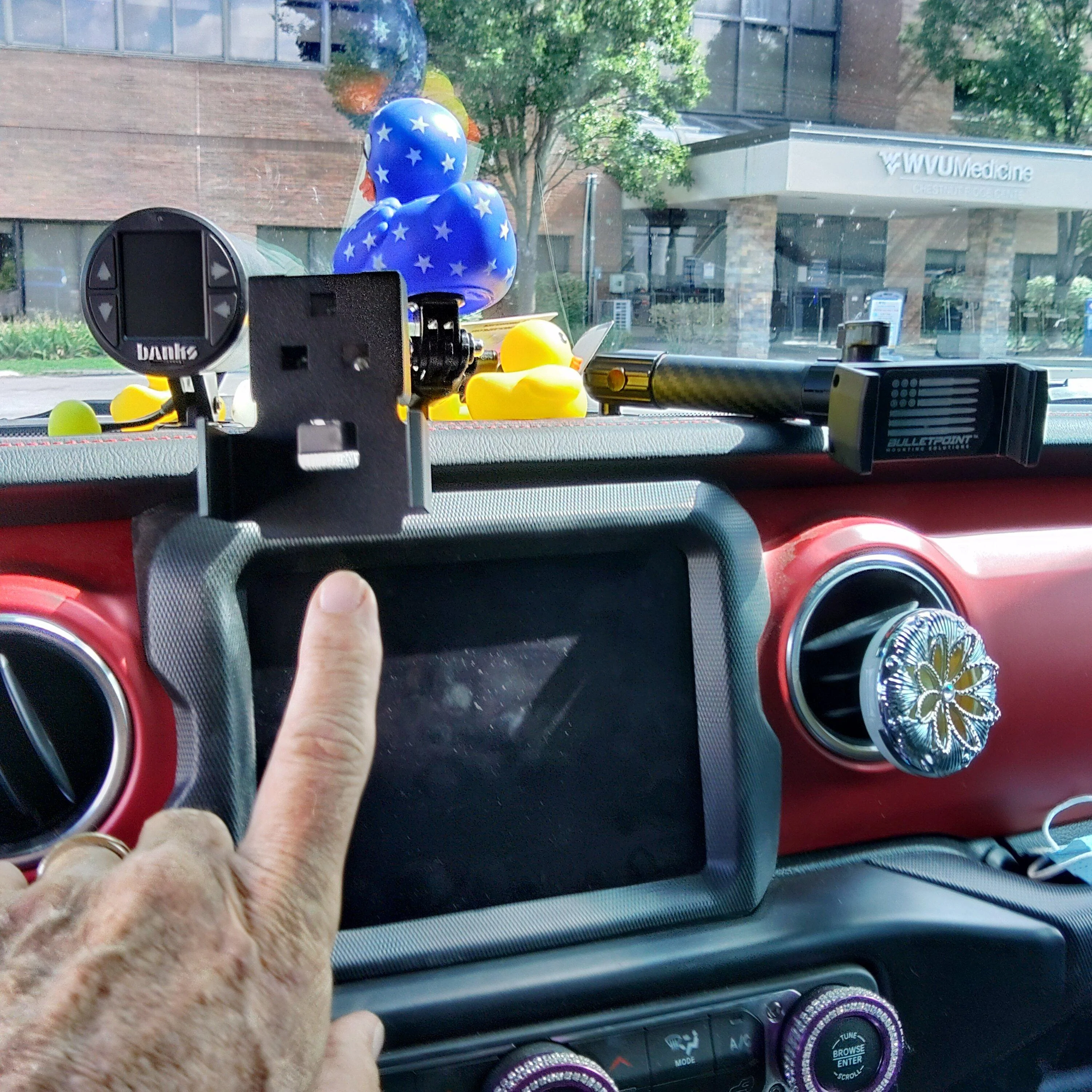 Jeep Gladiator Convert gopro mount to handheld radio mount? KIMG0135