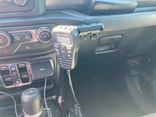 Jeep Gladiator Convert gopro mount to handheld radio mount? IMG_8067