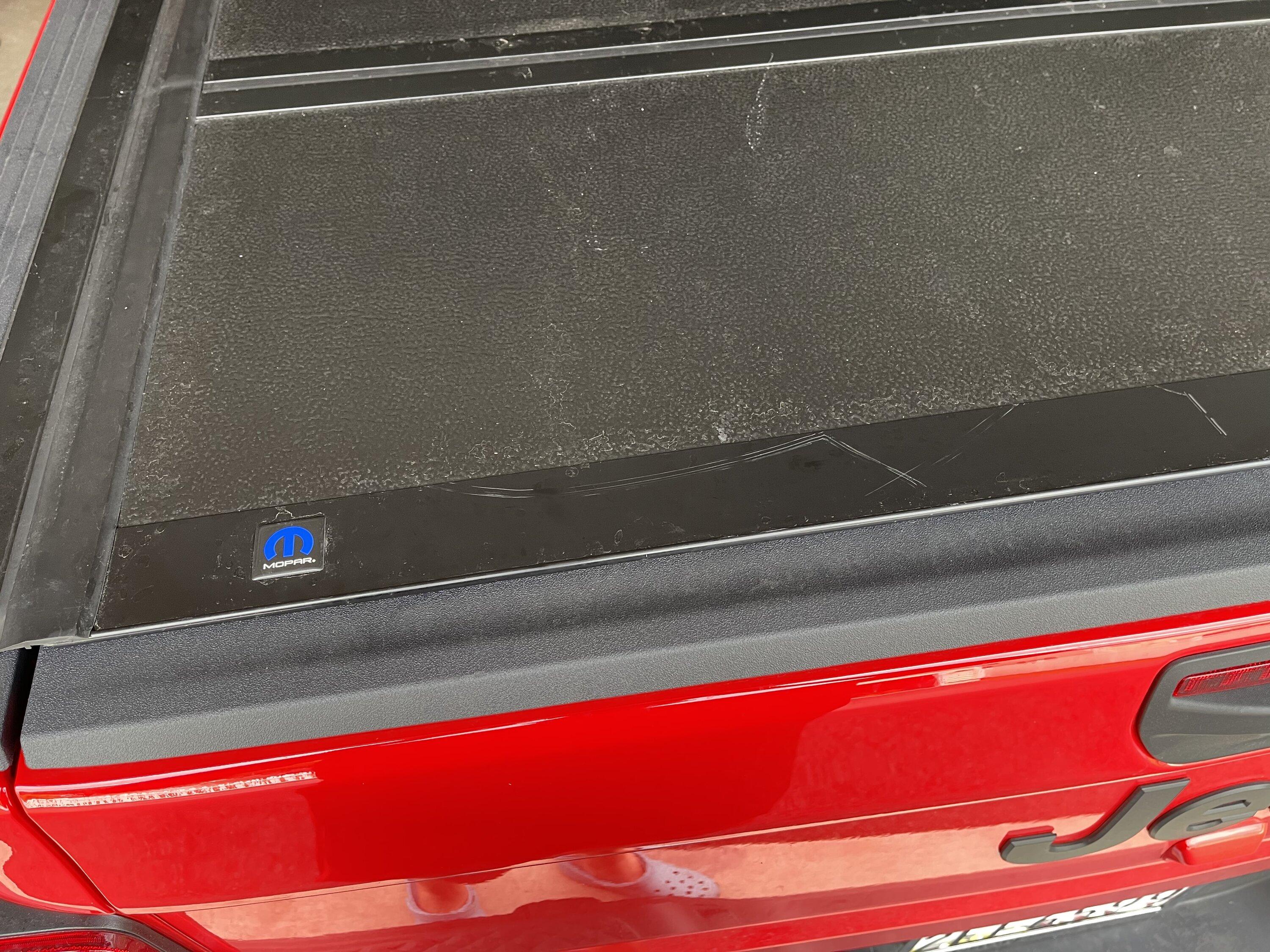 Jeep Gladiator WTT - Mopar Hard Tri-Fold Tonneau for Mopar Roll-Up Tonneau 208440CF-E0AB-4548-99E3-B5F66567388A