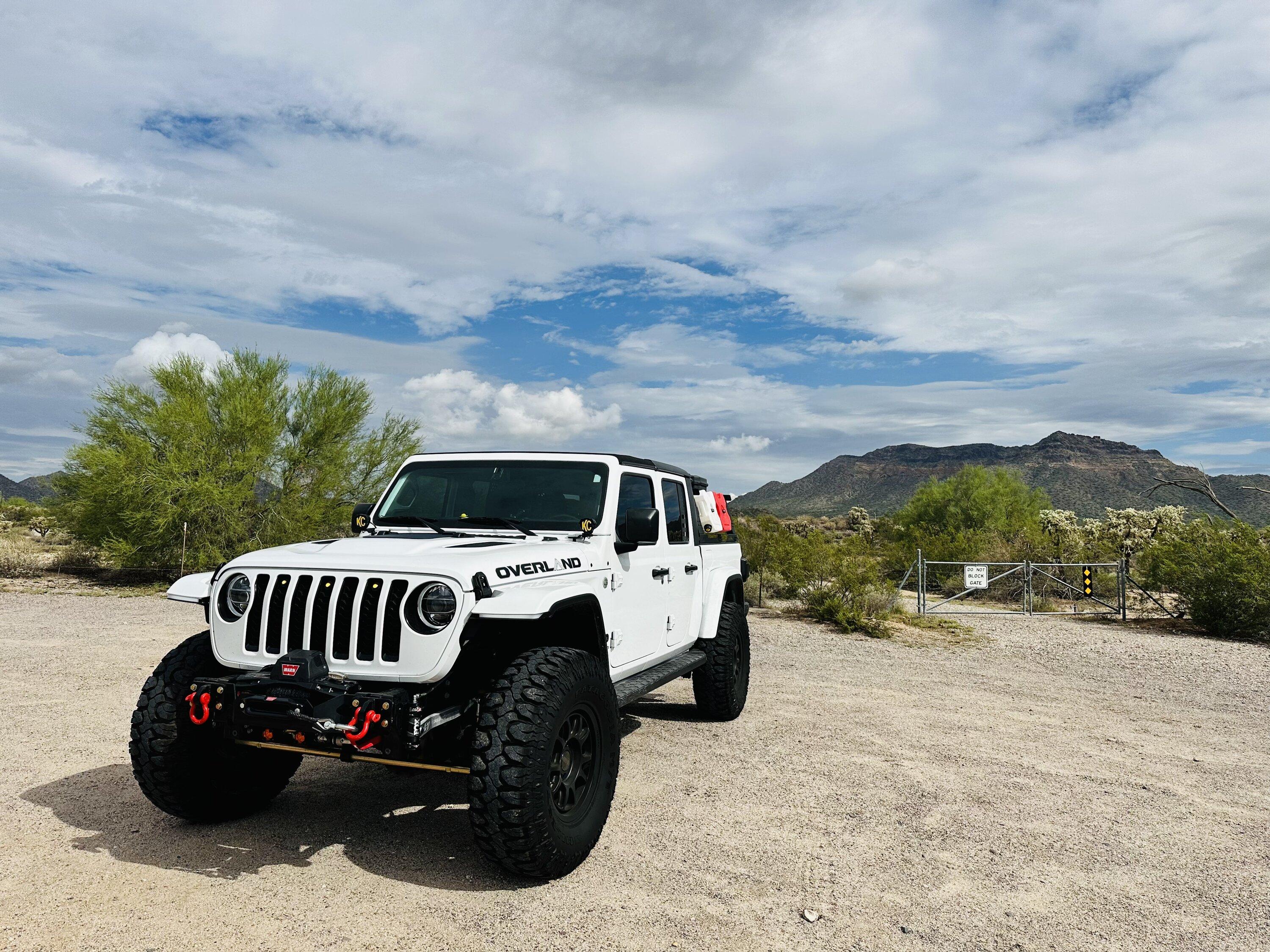 Jeep Gladiator BRIGHT WHITE Gladiator JT Club FA54698D-3D43-4E85-8ECC-FD1BE9BB87C1
