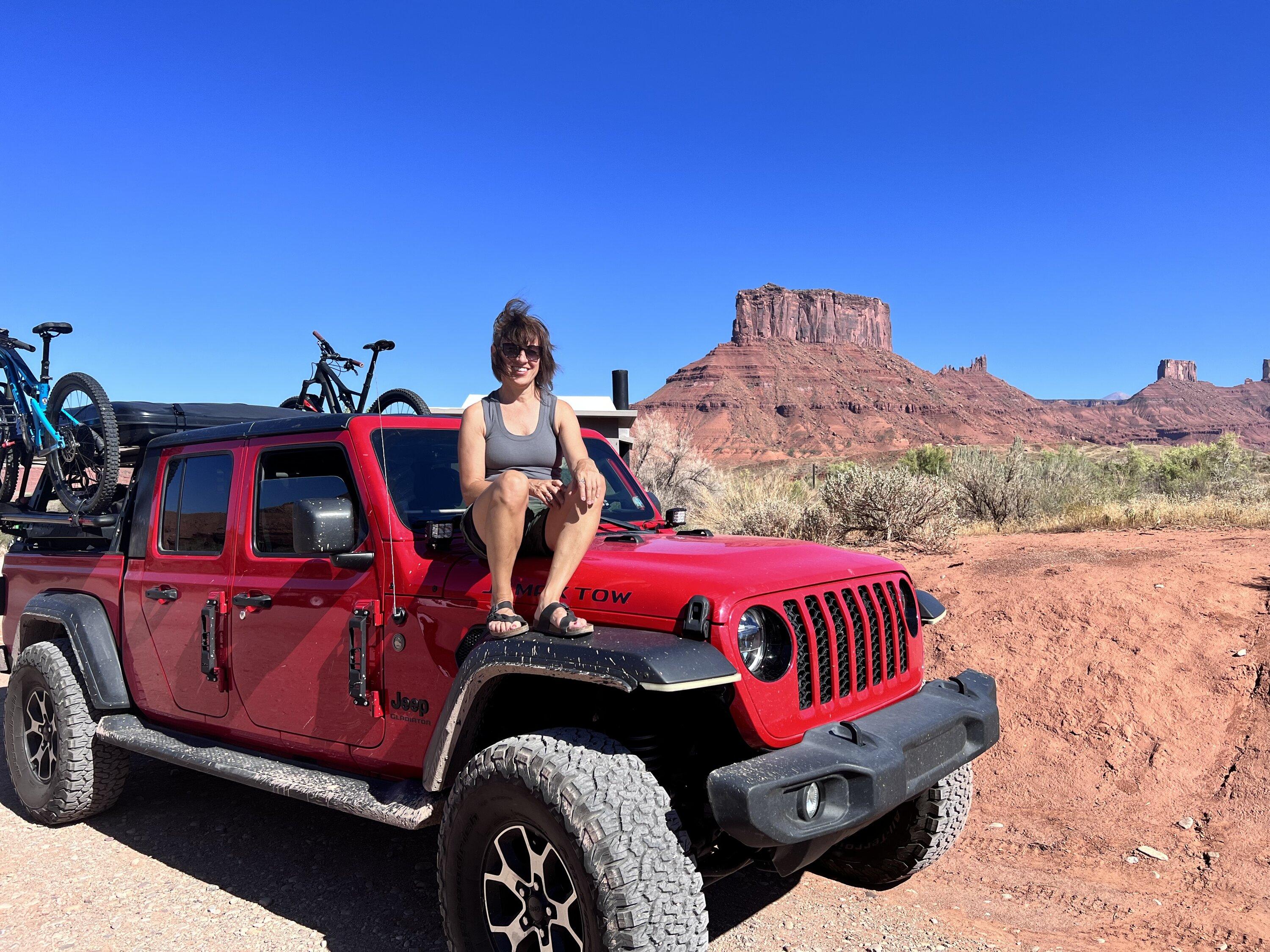Jeep Gladiator Gladiator Glamour Shots 4A18FD5F-BC92-45C1-B2D9-9BD48A073DAE