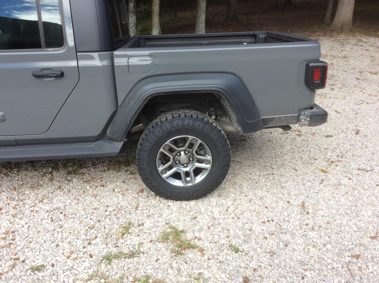 Jeep Gladiator Mopar slotted wheels Glad2