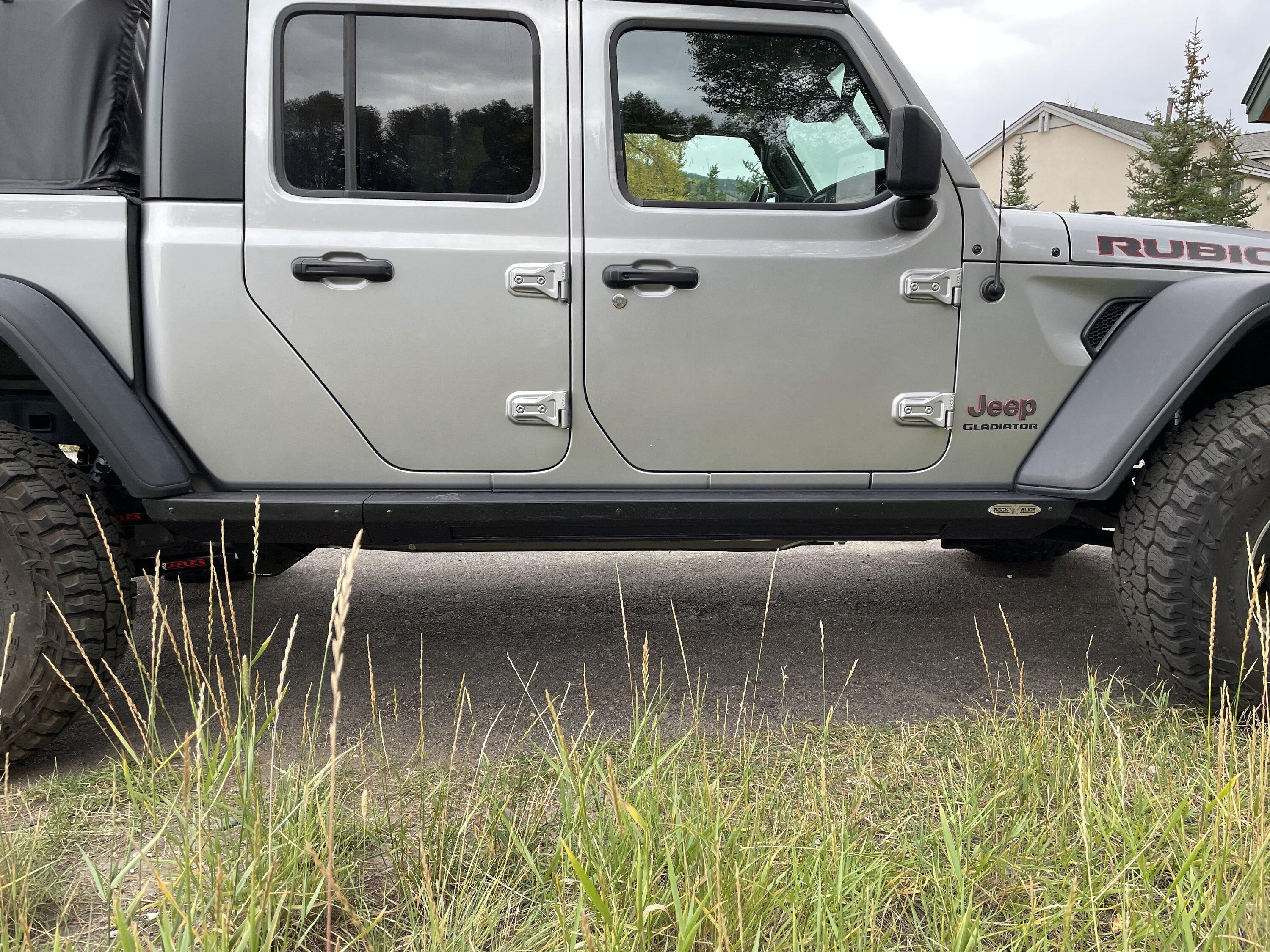 Jeep Gladiator Side Step Bars 17750C6B-9F71-4938-872A-A04F00DEDE65