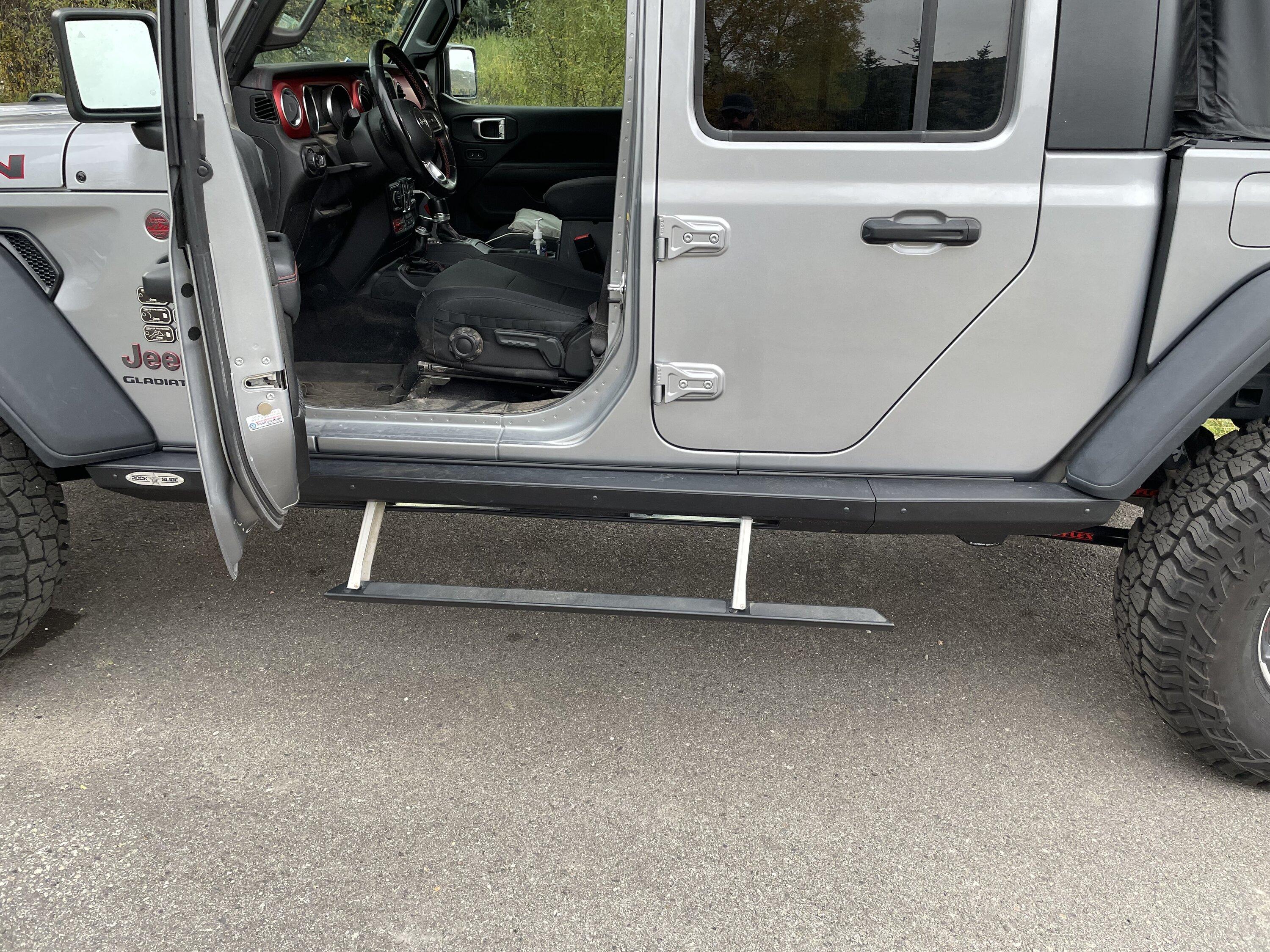 Jeep Gladiator Side Step Bars C0ECAB46-6B40-4D32-9E7D-02DCACC9E238
