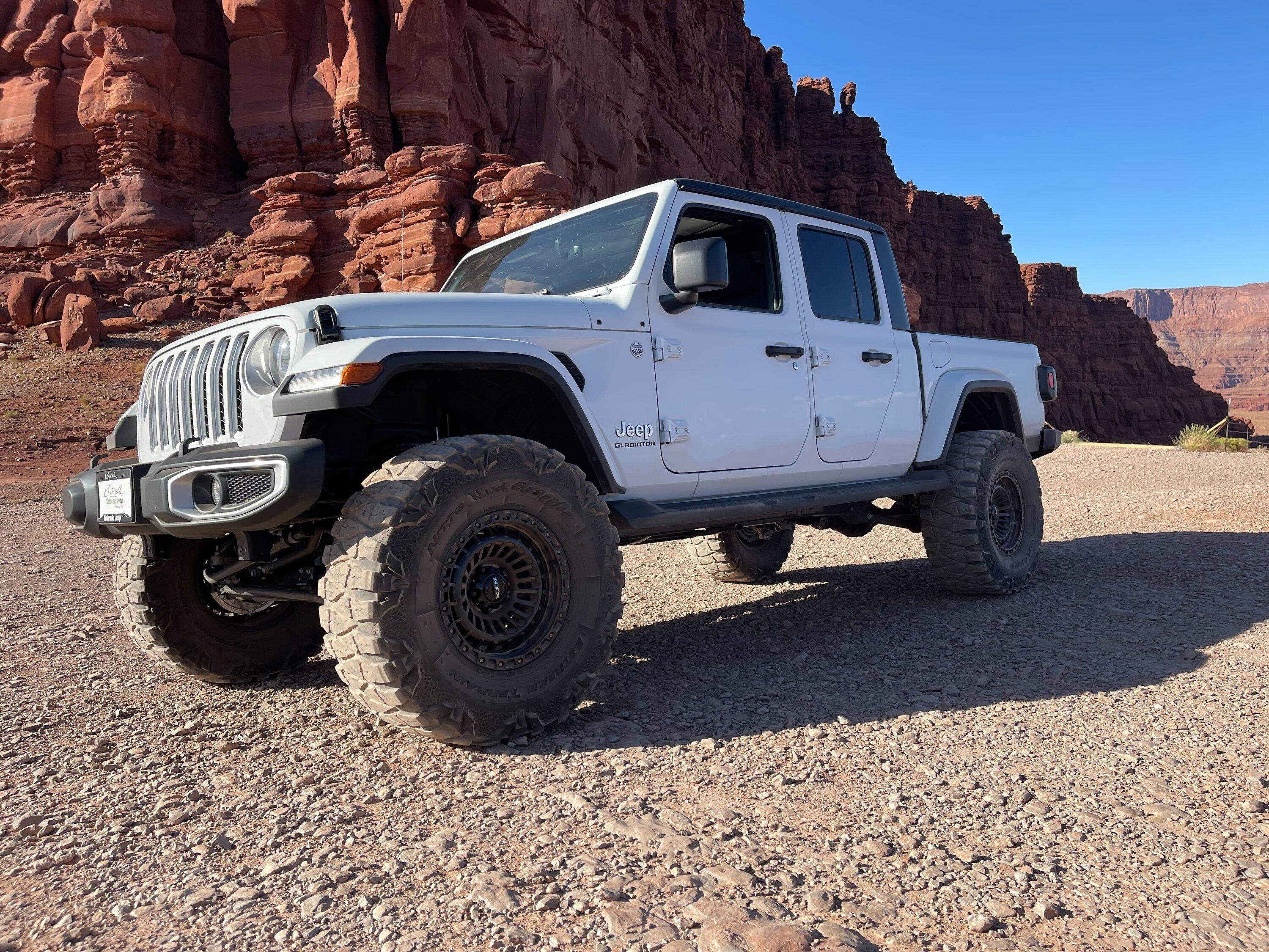 Jeep Gladiator Bronze wheels IMG_2064