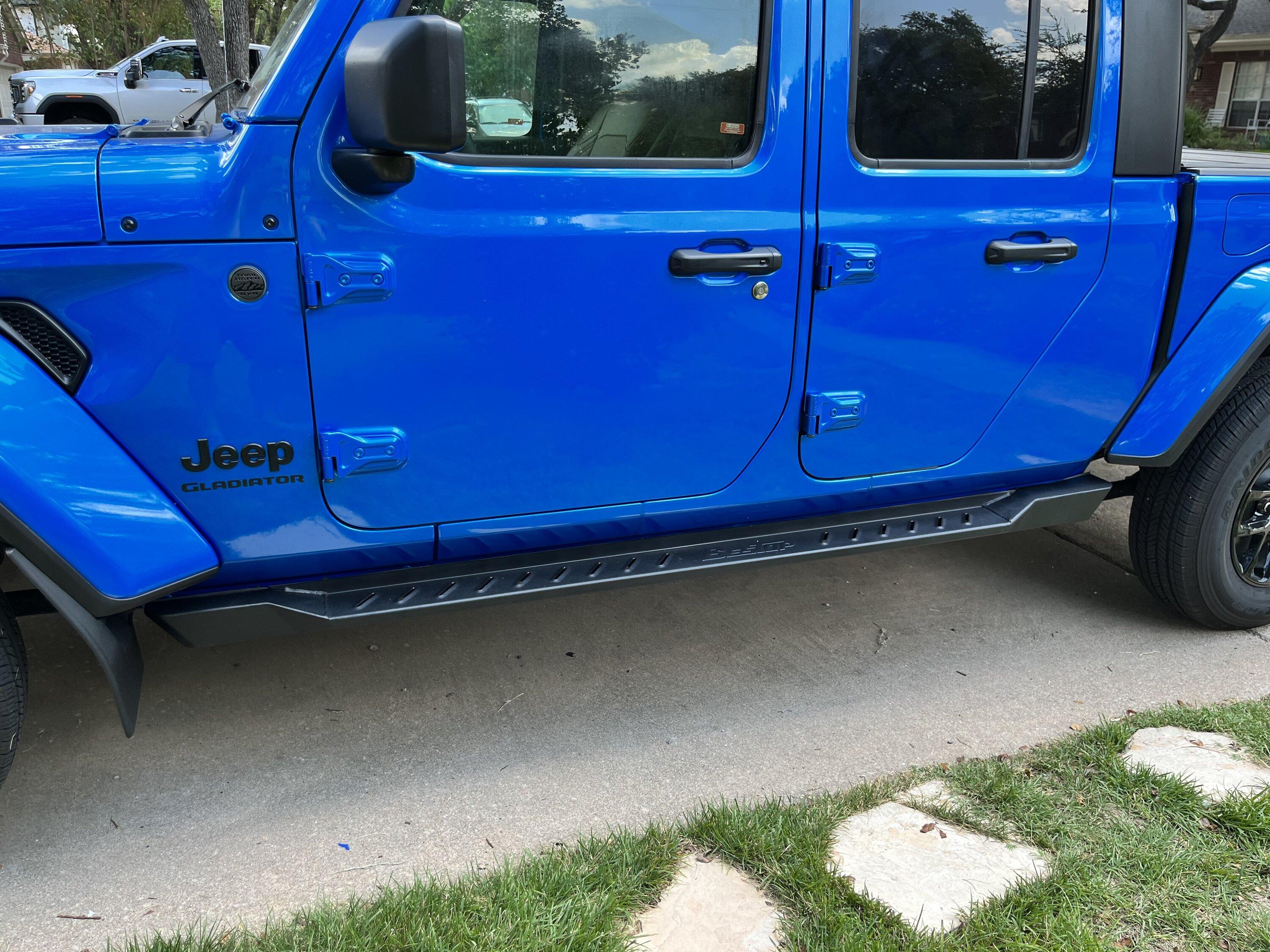 Jeep Gladiator Bestop granite series rock rails CAED6A40-2318-405C-870B-D34AB5E1CFEE