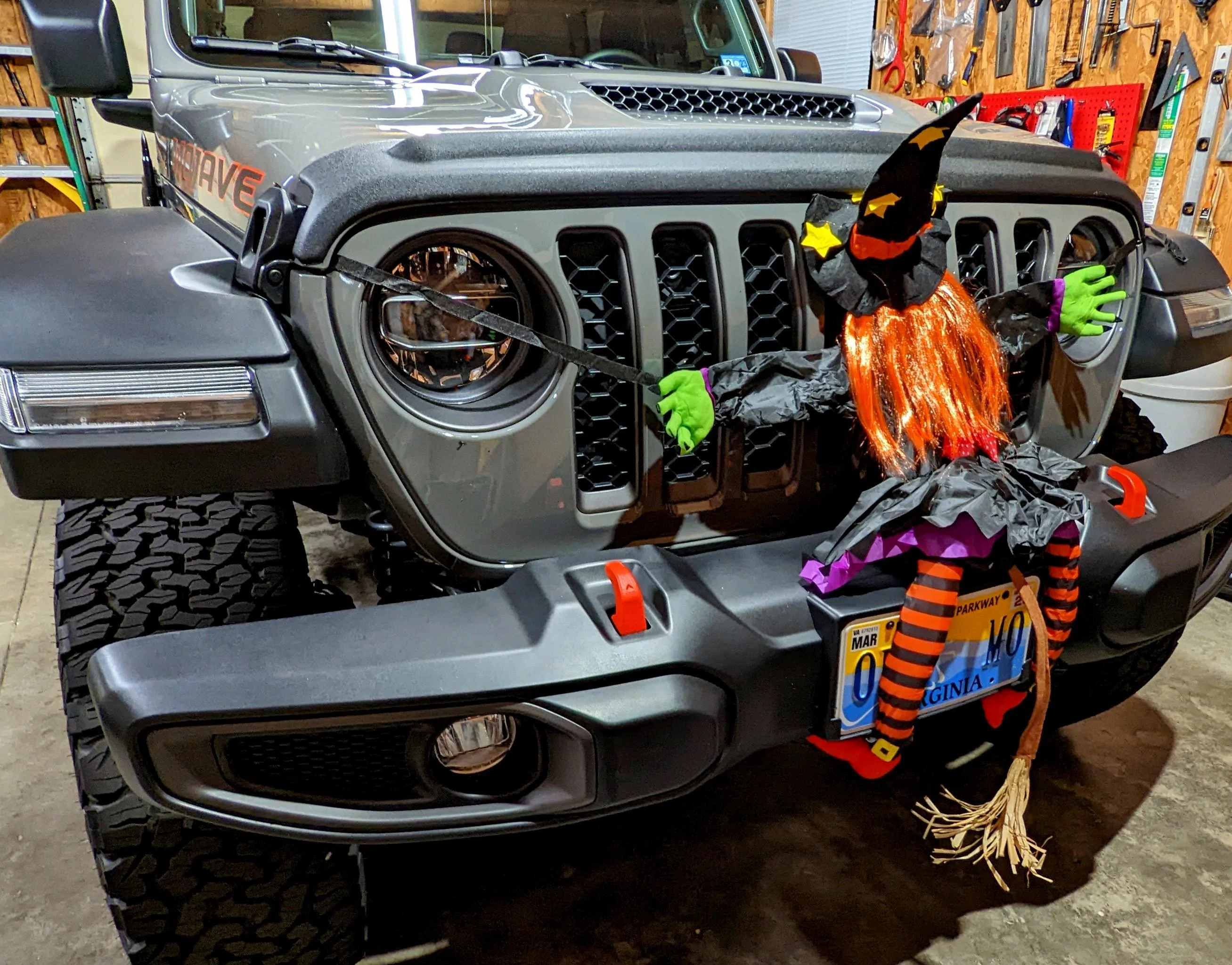 Jeep Gladiator Halloween creativity scene - post yours! ??? PXL_20220924_001034620~2