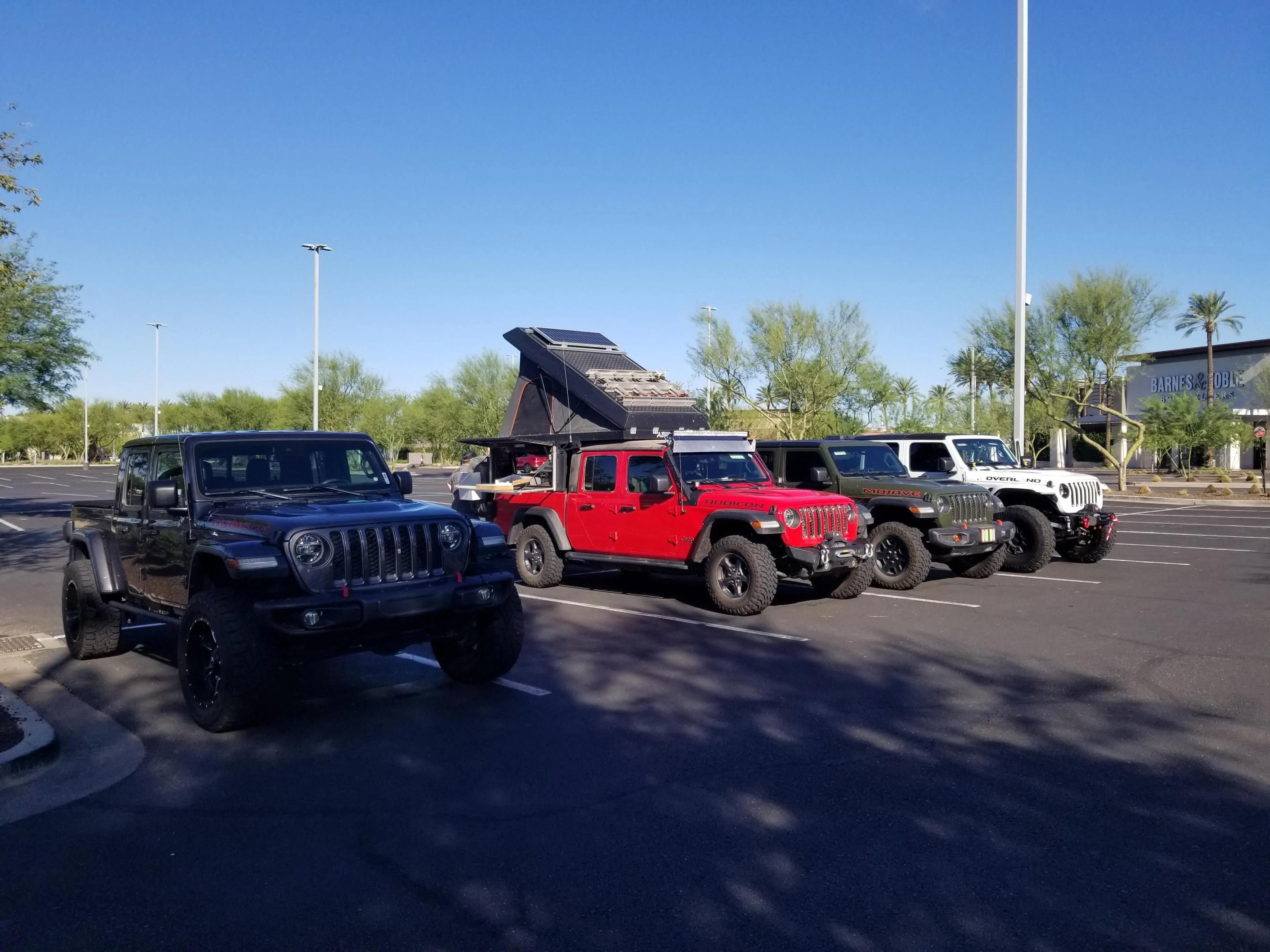 Jeep Gladiator Doing a meet up on Sat at 9am 09/10 20220924_084856