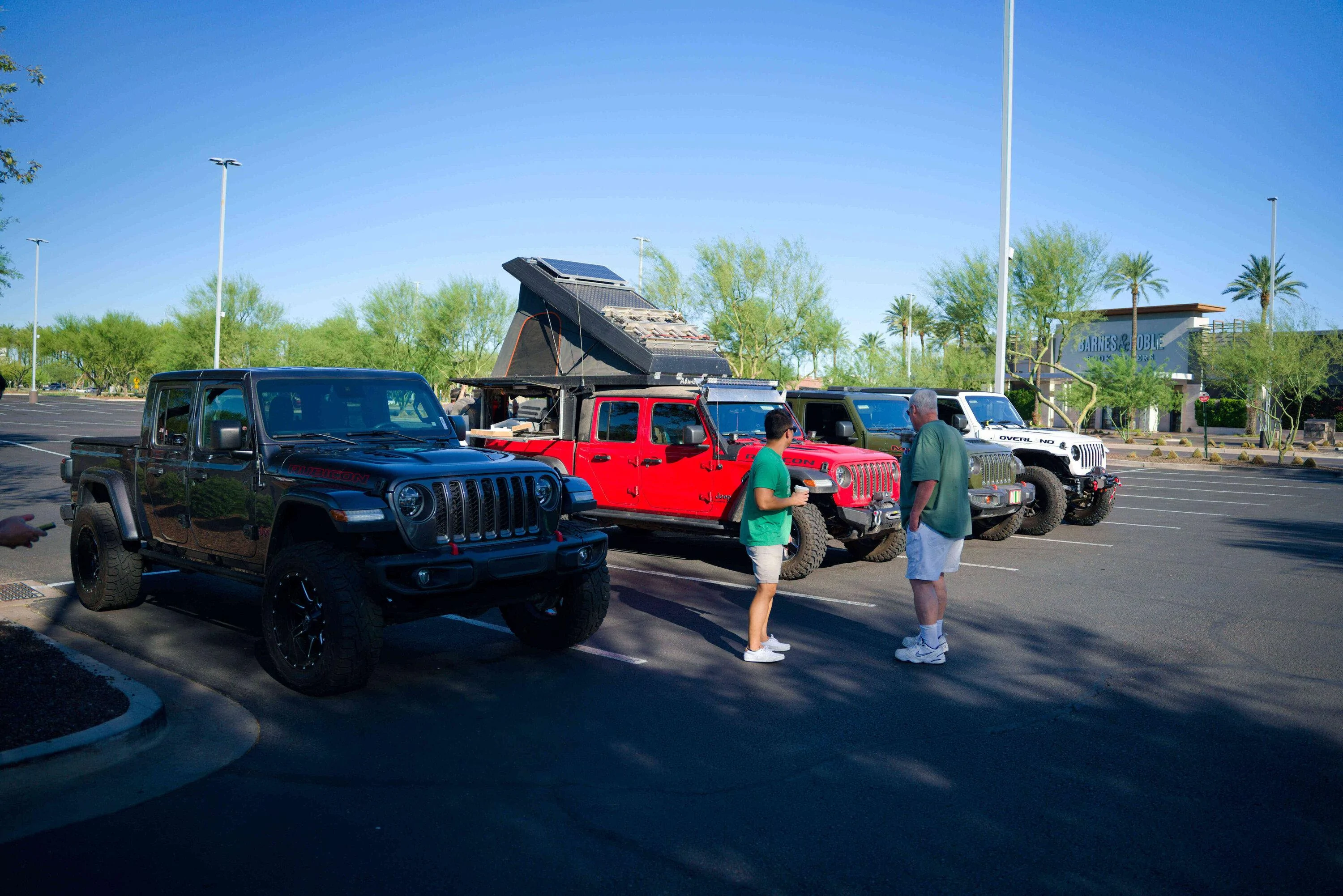 Jeep Gladiator Doing a meet up on Sat at 9am 09/10 TPX05602
