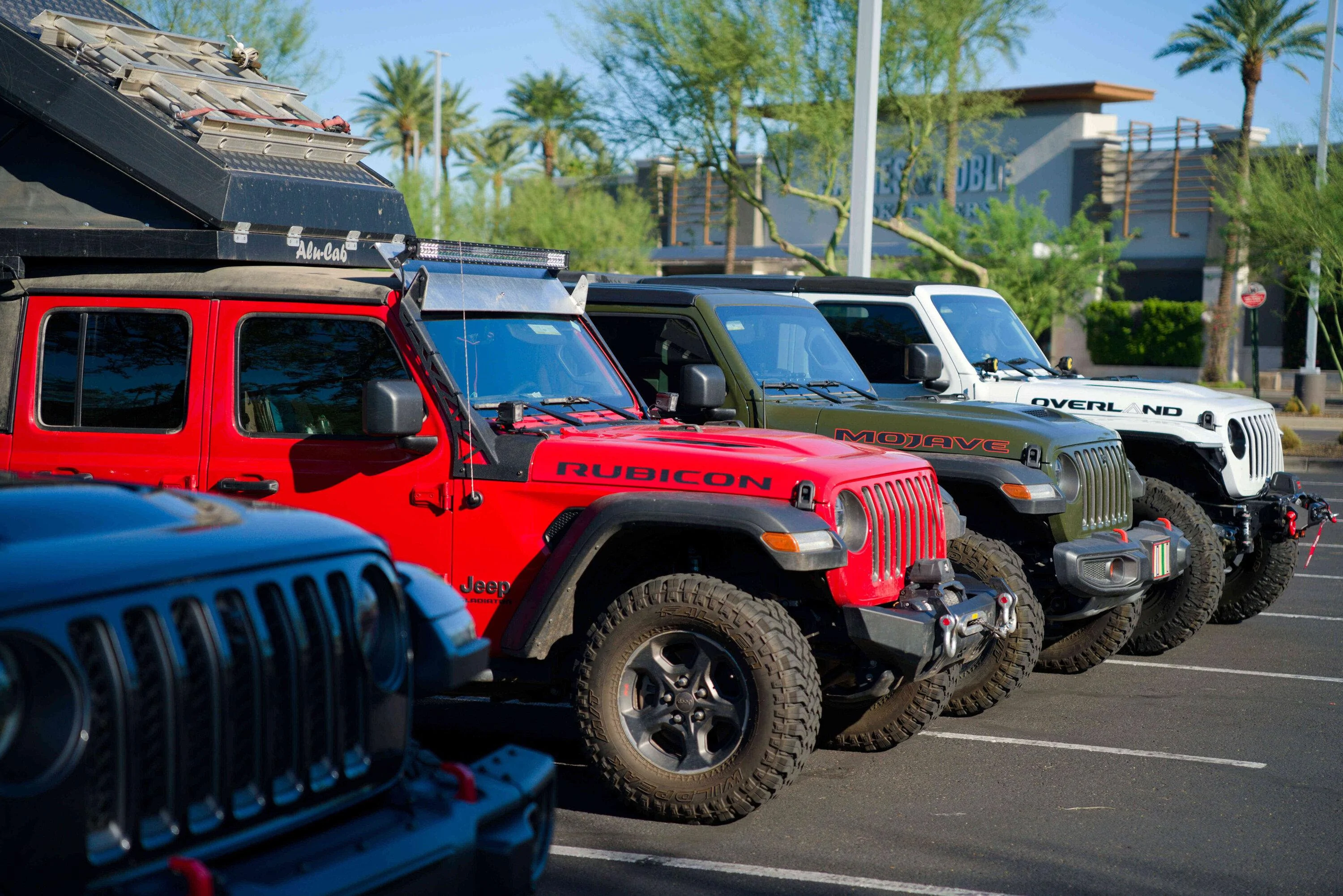 Jeep Gladiator Doing a meet up on Sat at 9am 09/10 TPX05606
