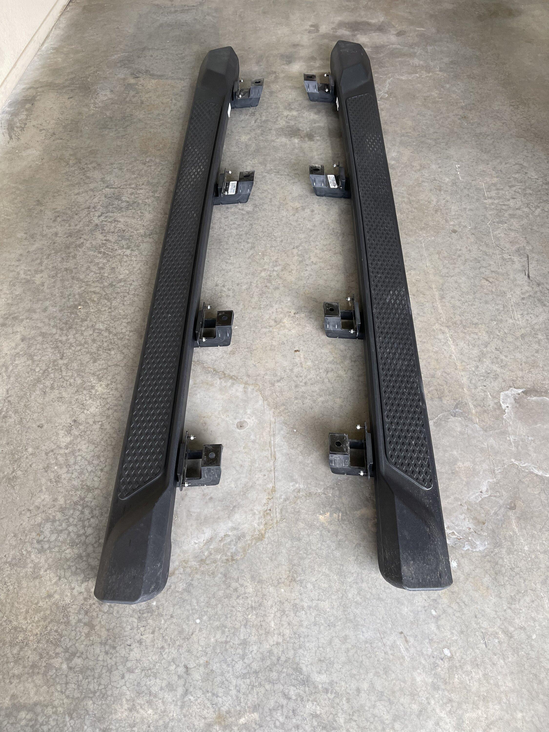 Jeep Gladiator Overland Side Steps 0DED5B22-574D-4B42-AF25-E78693B2B73E