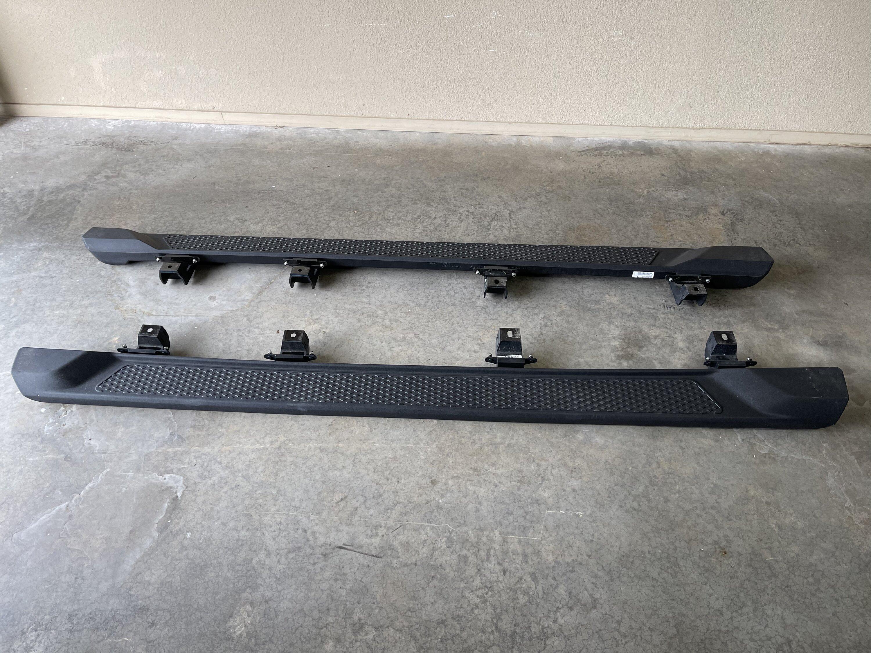 Jeep Gladiator Overland Side Steps C1442538-F678-448C-A470-D195326F8444