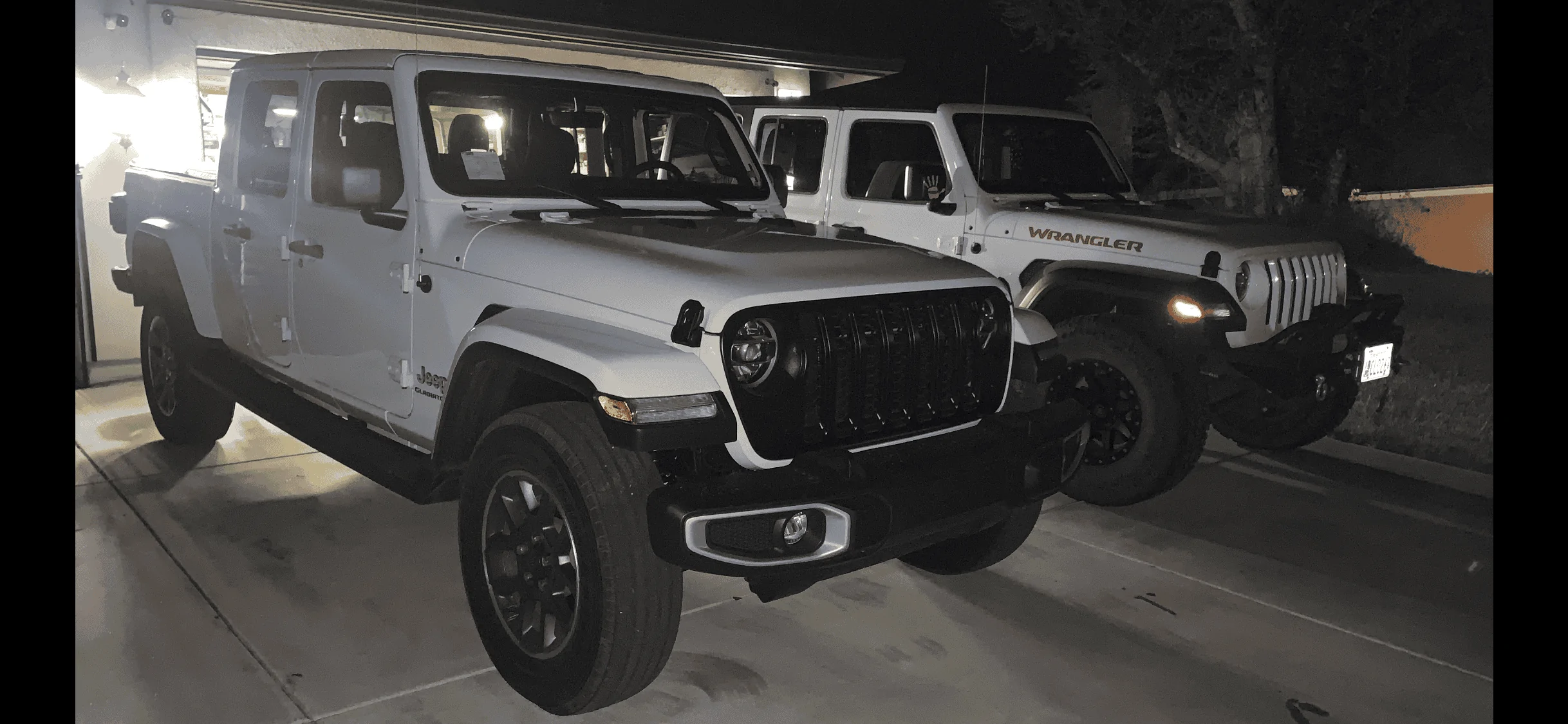 Jeep Gladiator BRIGHT WHITE Gladiator JT Club Gladdy
