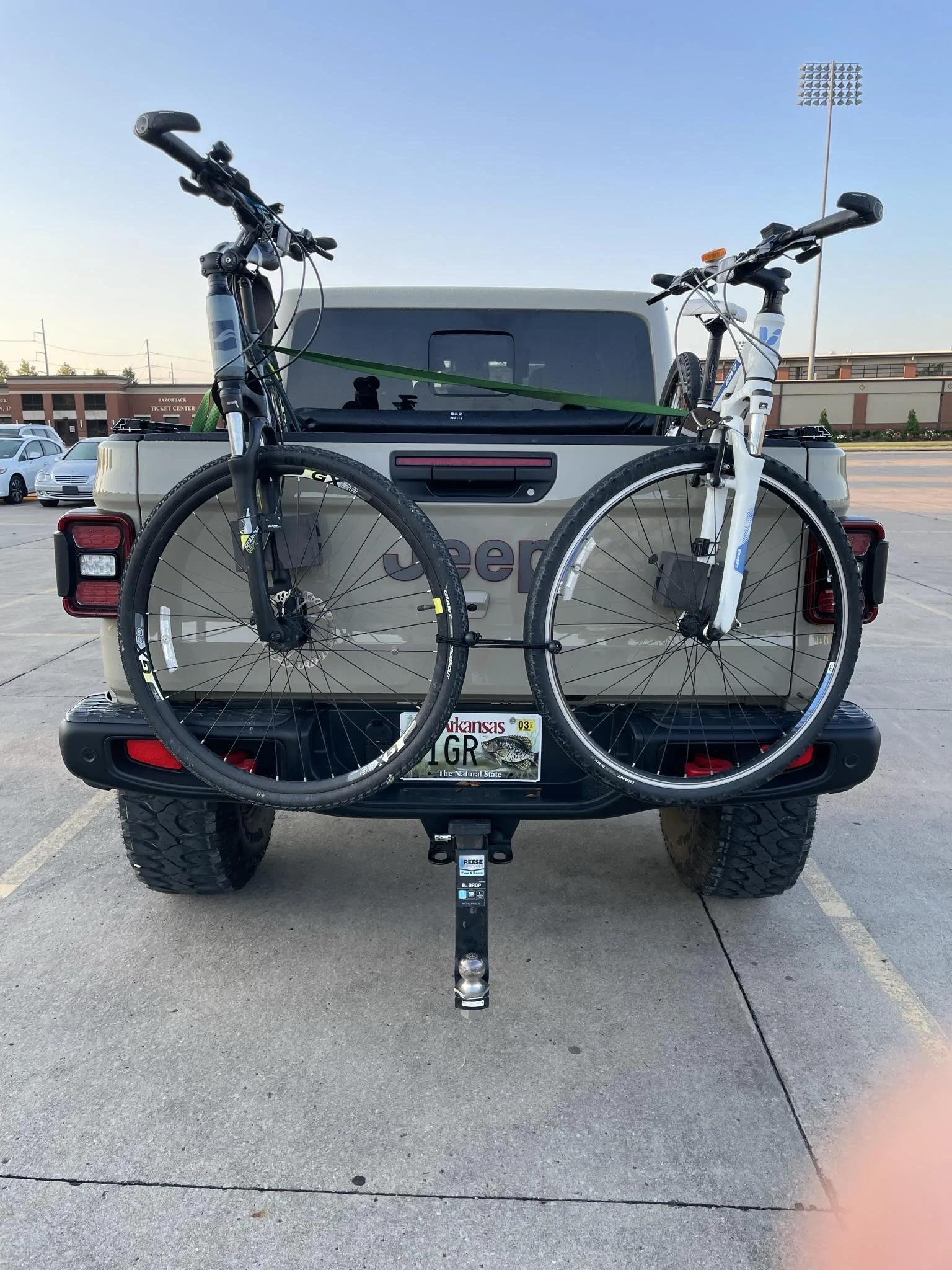 Jeep Gladiator Mountain Bikes - How are you guys carrying them?? 9D260509-017C-49FC-B418-B6C67B20651B