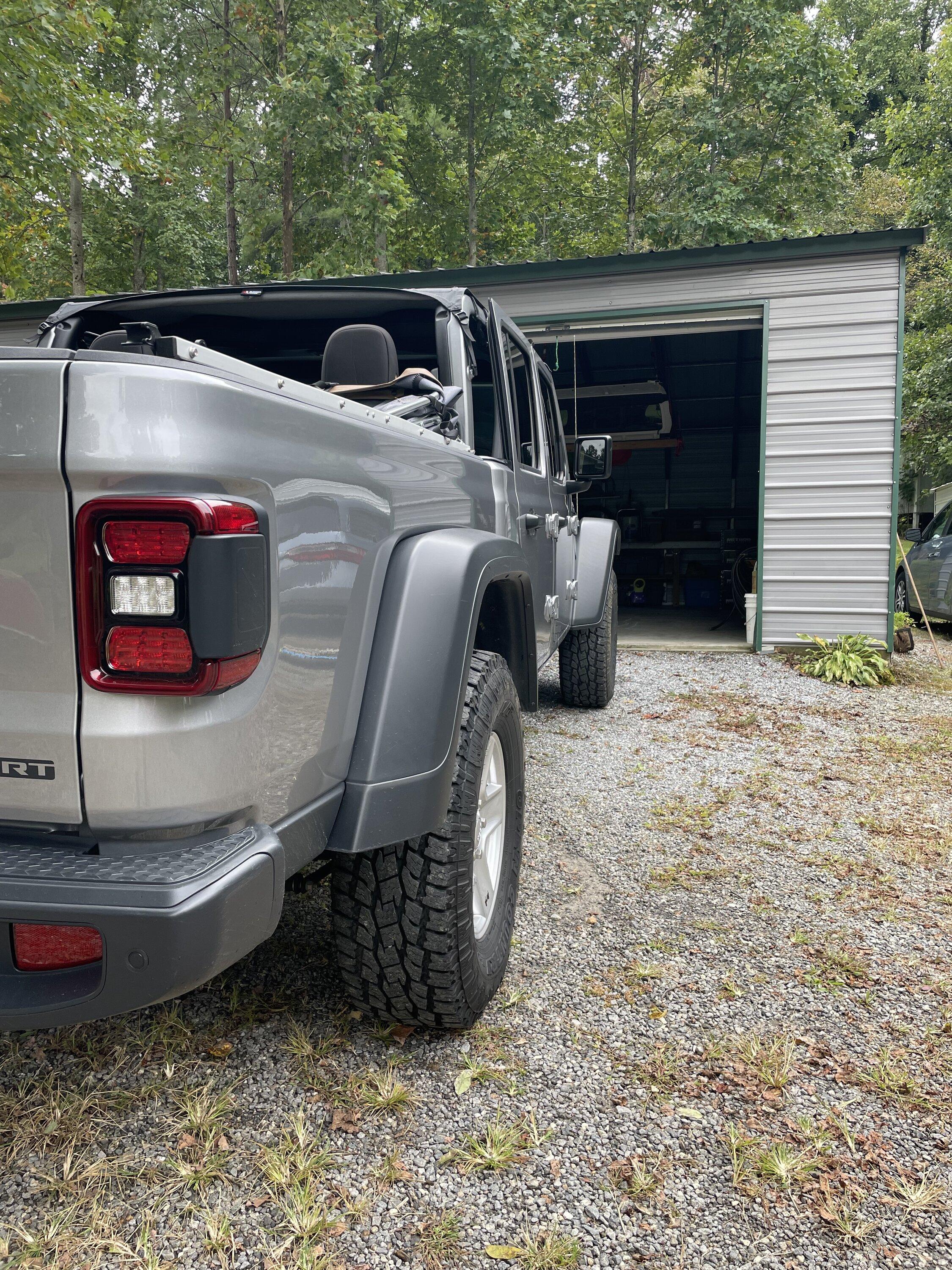 Jeep Gladiator Rubicon fenders on sport s non max tow E9D18E05-B4CB-44CC-A321-BBDAE6F061FF