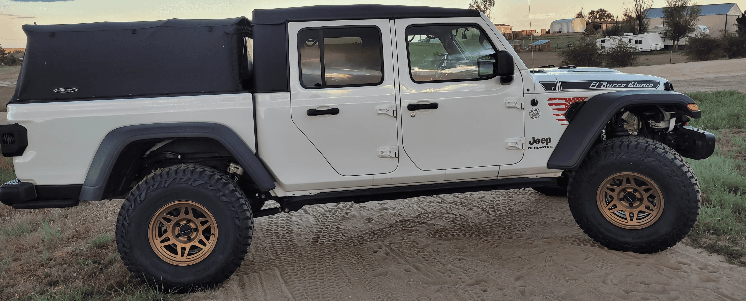Jeep Gladiator BRIGHT WHITE Gladiator JT Club 1664158150404