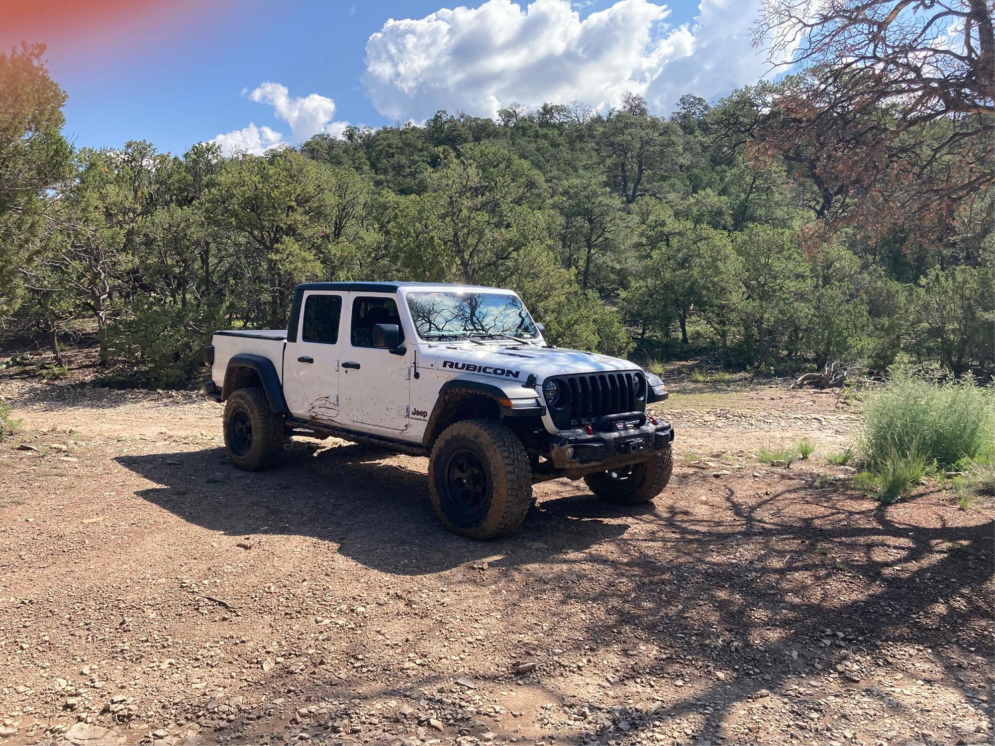 Jeep Gladiator BRIGHT WHITE Gladiator JT Club Gladiator825221Cedroforforum