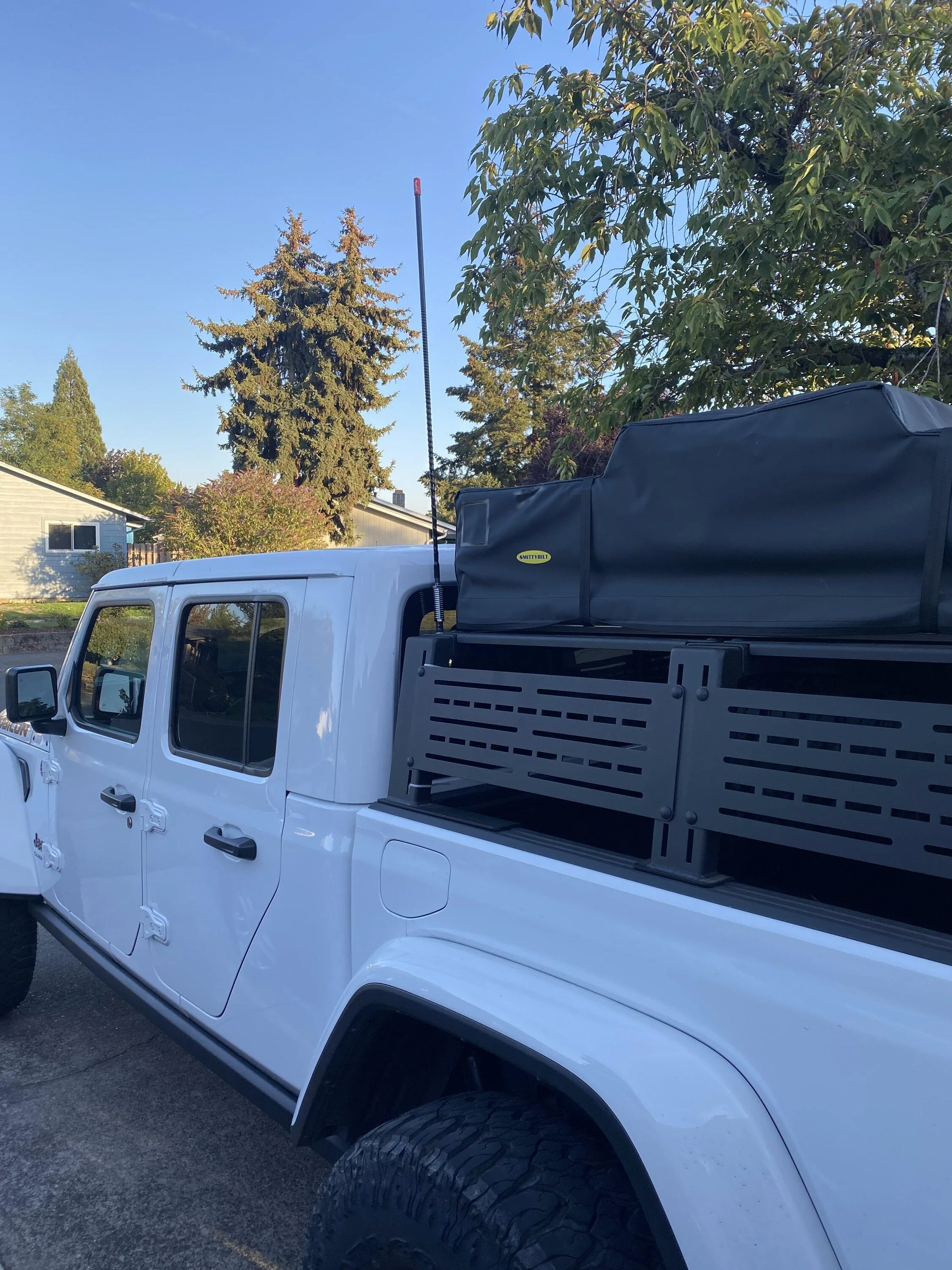 Jeep Gladiator CB antenna top of bed Rack D70F1CB5-DE72-40D5-A106-B84071F5029F