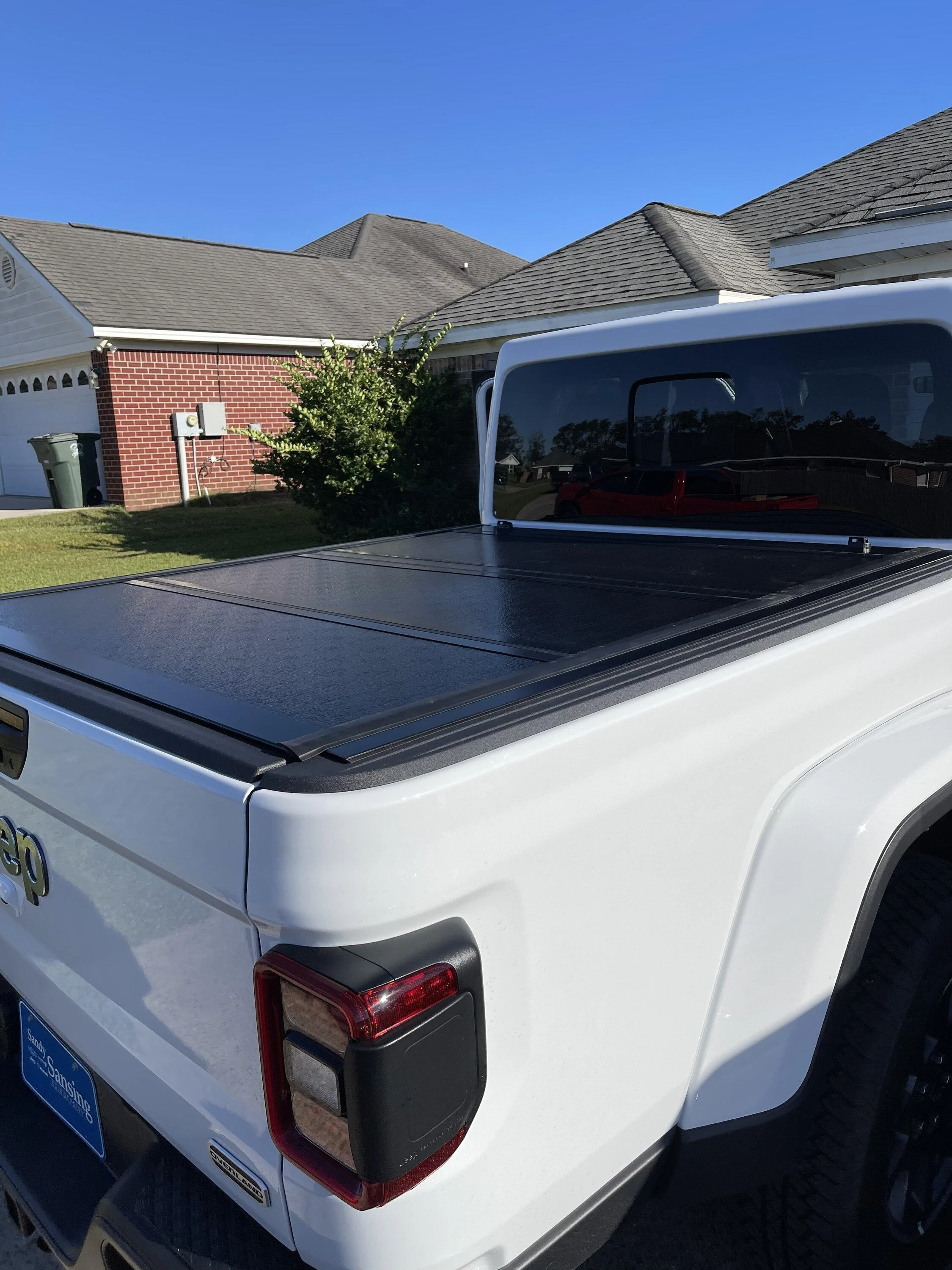 Jeep Gladiator BRIGHT WHITE Gladiator JT Club 3633DC8C-ACE5-416F-B80A-3CFE6756F896