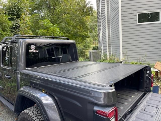 Jeep Gladiator Mopar Tri-Fold Tonneau cover side view
