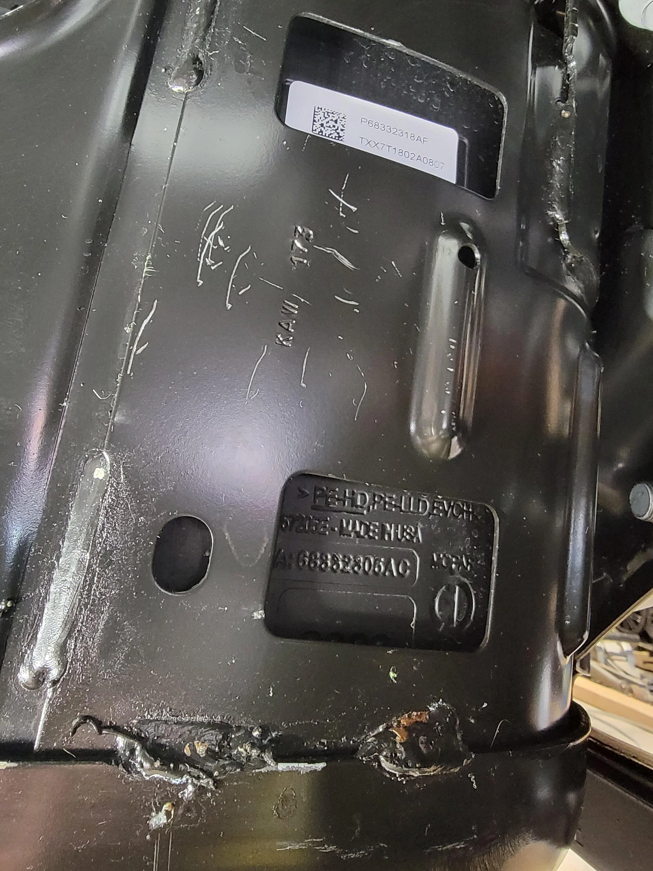 Jeep Gladiator What do you guys use to touch up underneath jeep 20220924_151104