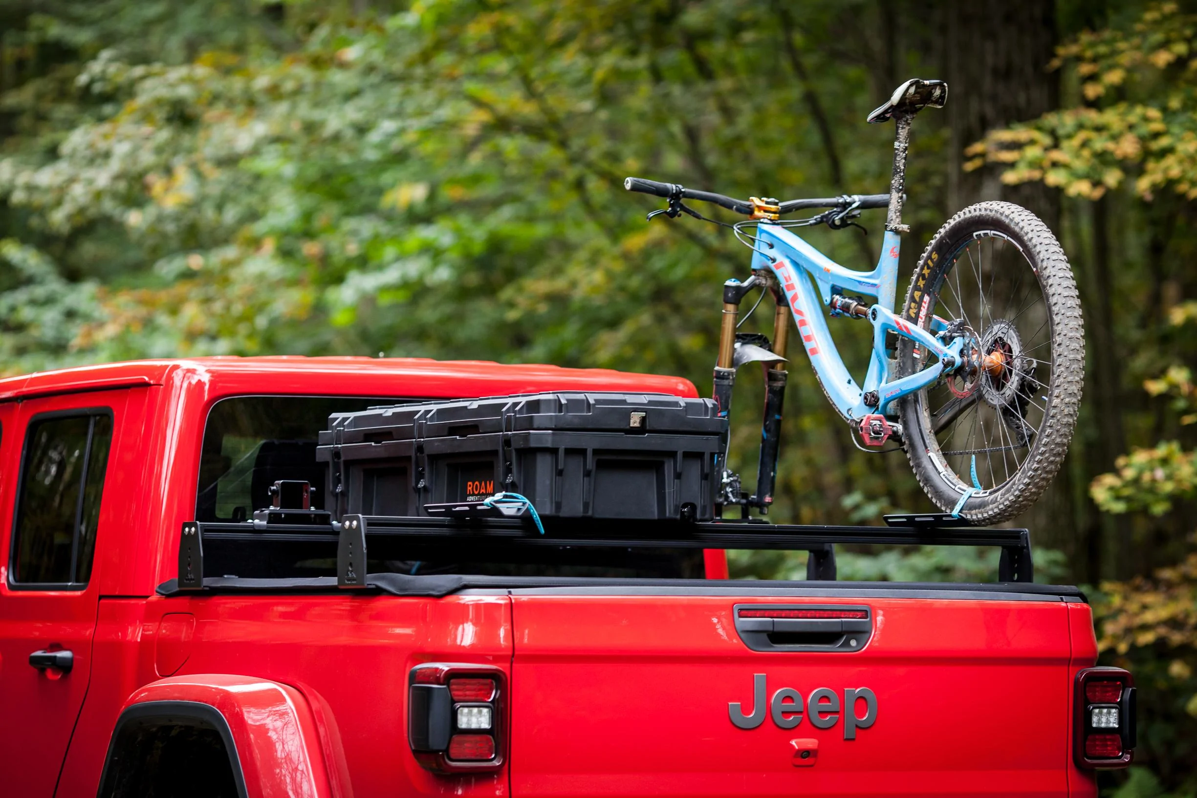 Jeep Gladiator KB Voodoo PRO-X Crossbars Gladiator HRC PRO-X with Roam Box -9