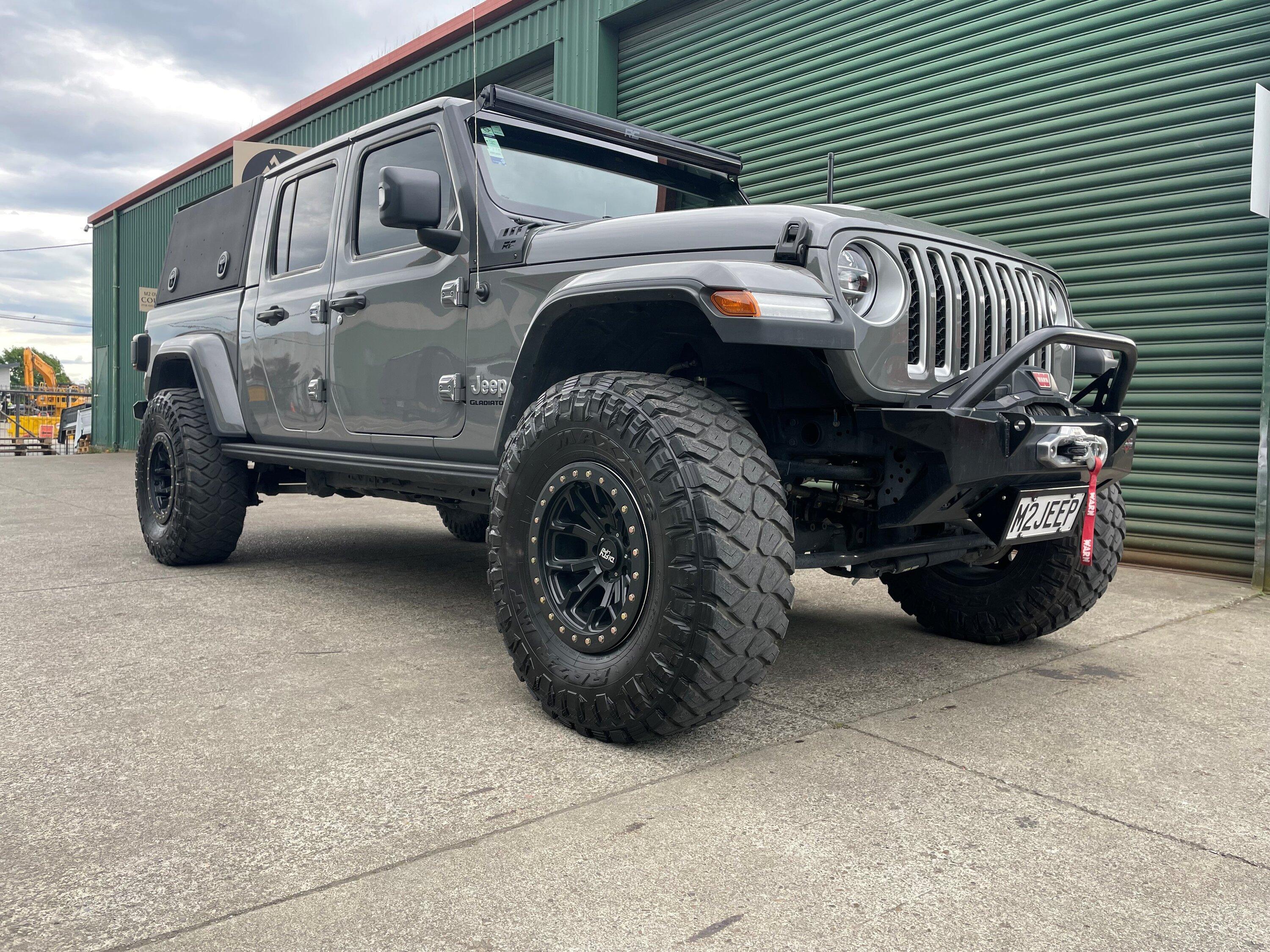 Jeep Gladiator Lifted, new windscreen and problems resetting adaptive cruise control Jeep 2