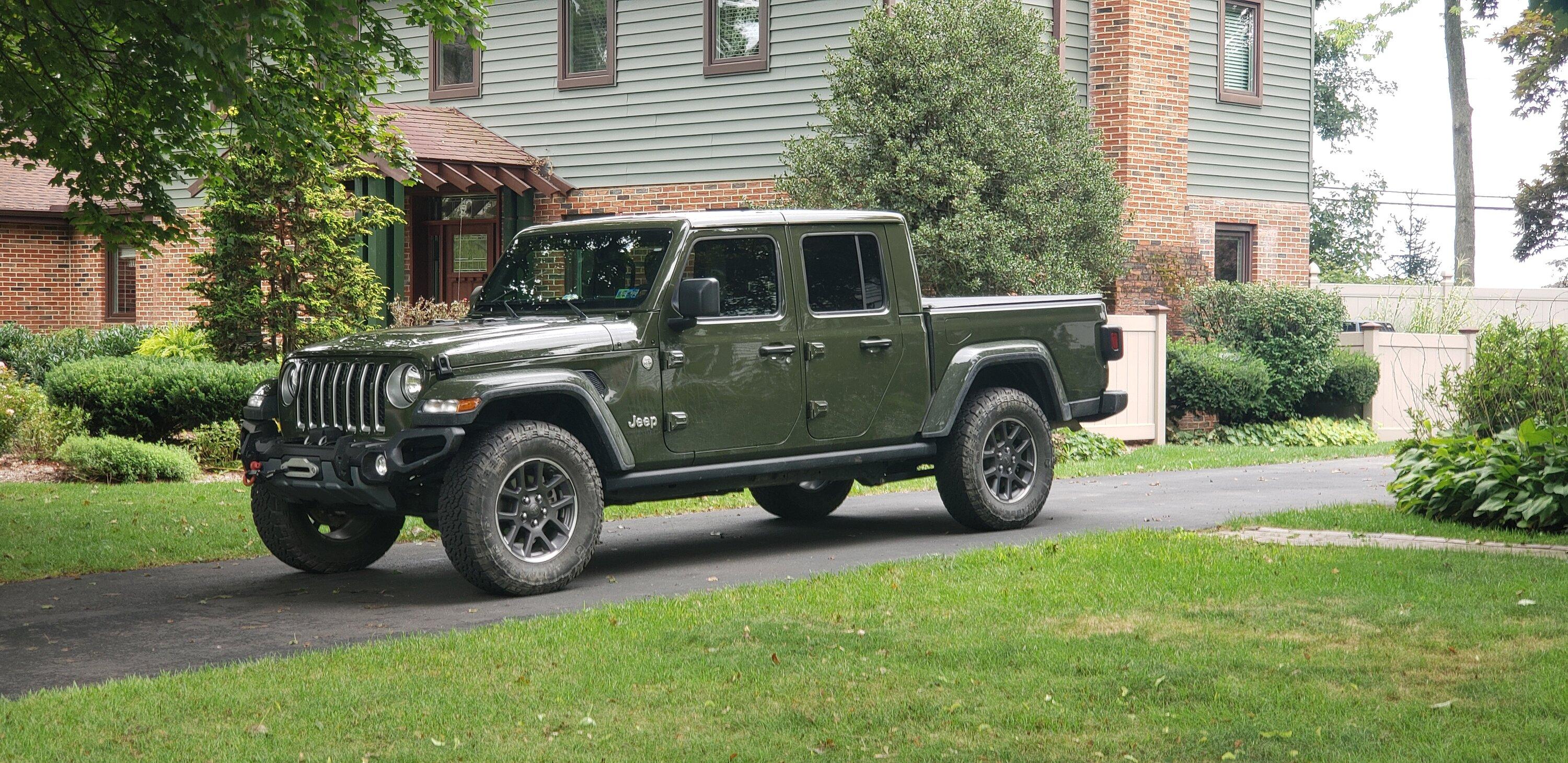 Jeep Gladiator Rugged Ridge Venator full width 20220912_134044