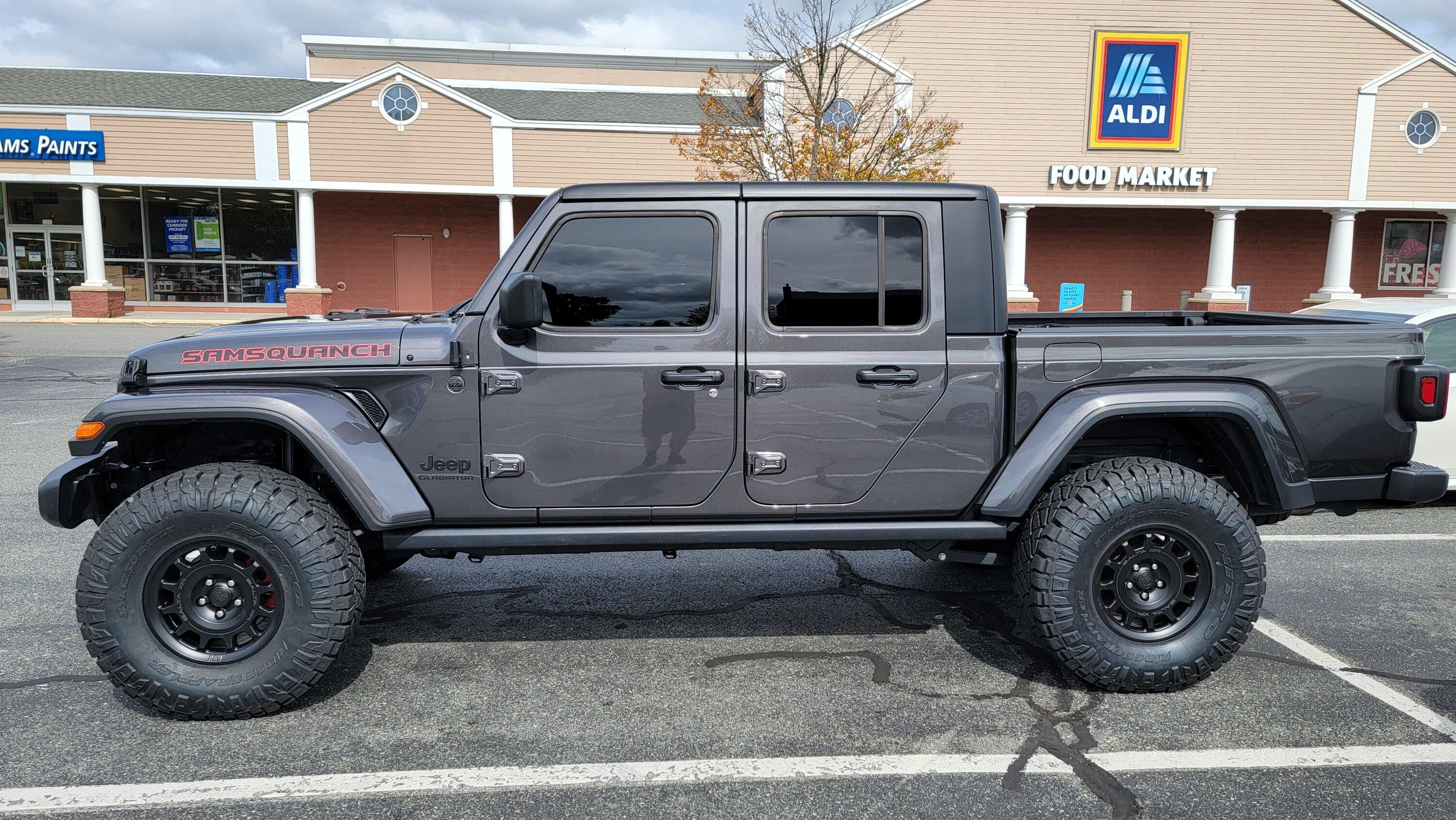 Jeep Gladiator Lets see all those Gladiators with lifts and bigger tires! 20220930_123033