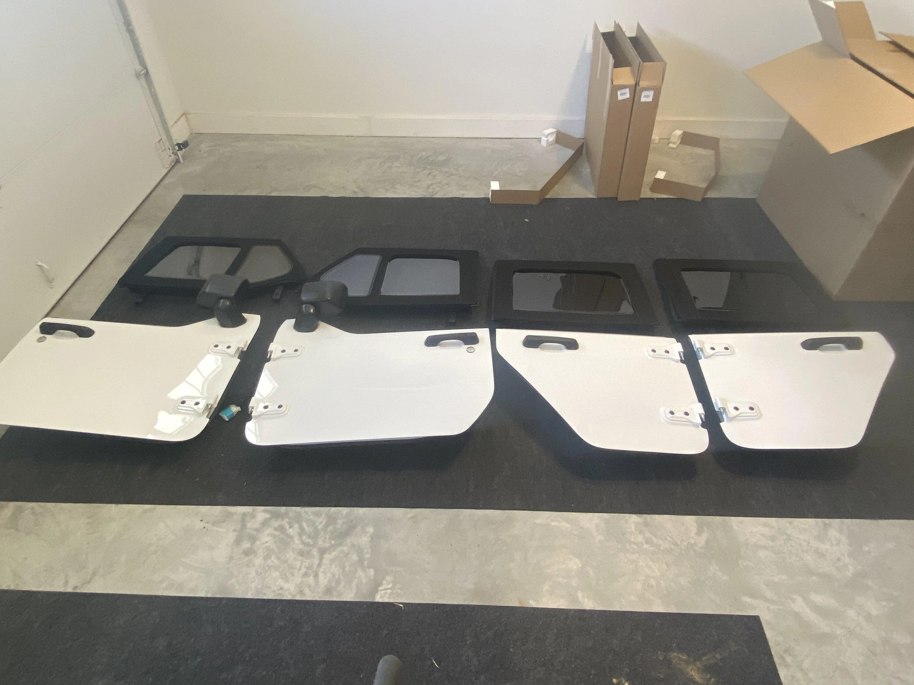 Jeep Gladiator White OEM Front & Rear Half Doors 2022 DA33A4B8-D6C1-4FF1-A2D1-BE07E0FC2449