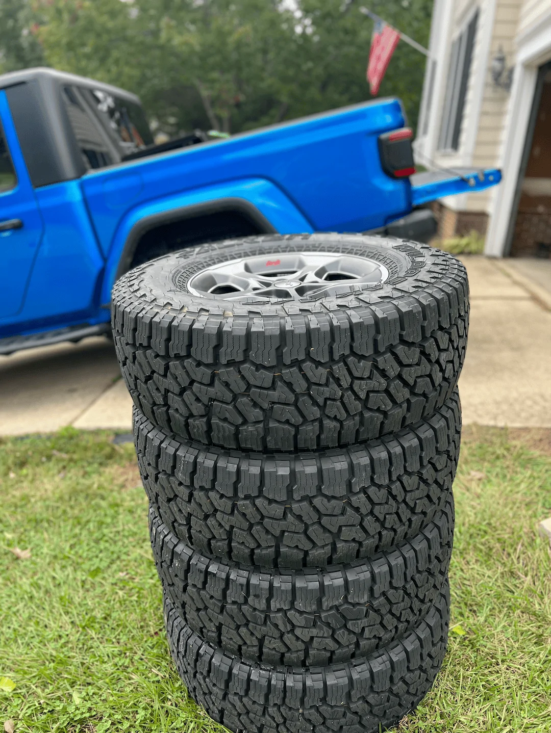 Jeep Gladiator 4 NEW Rubicon takeoff 33 inch WHEELS and TIRES (ALL Terrain) pic1