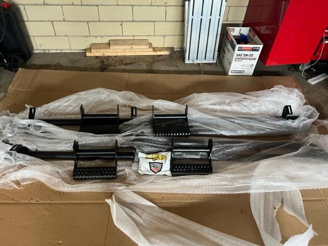 Jeep Gladiator Jeep Gladiator N-Fab Cab Length RKR Side Rails with Detachable Steps; Textured Black IMG_4189