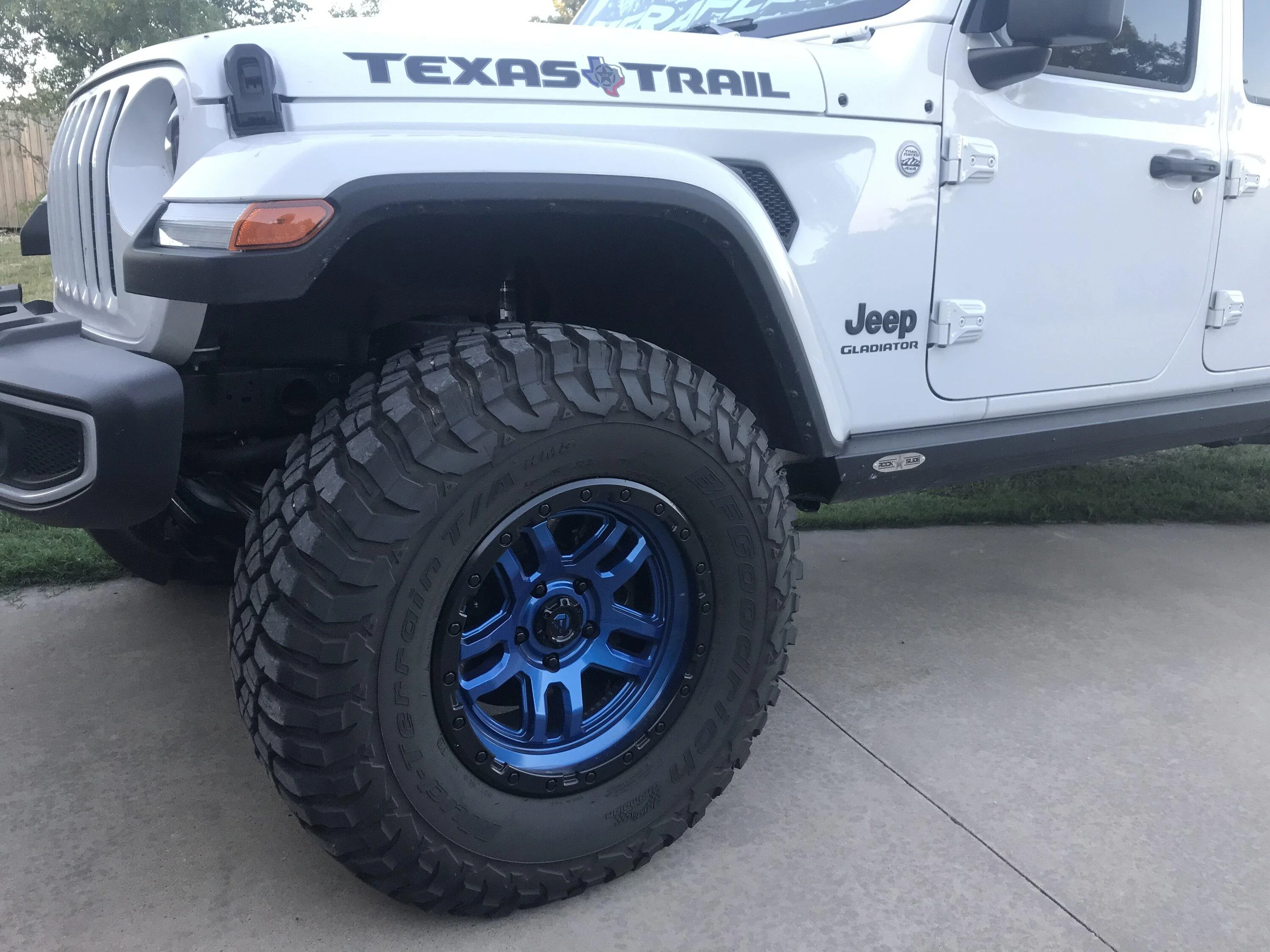 Jeep Gladiator Black is played out, let's see some colored rims 572343EF-3D9E-4B5D-ACD7-2032D2517FDB