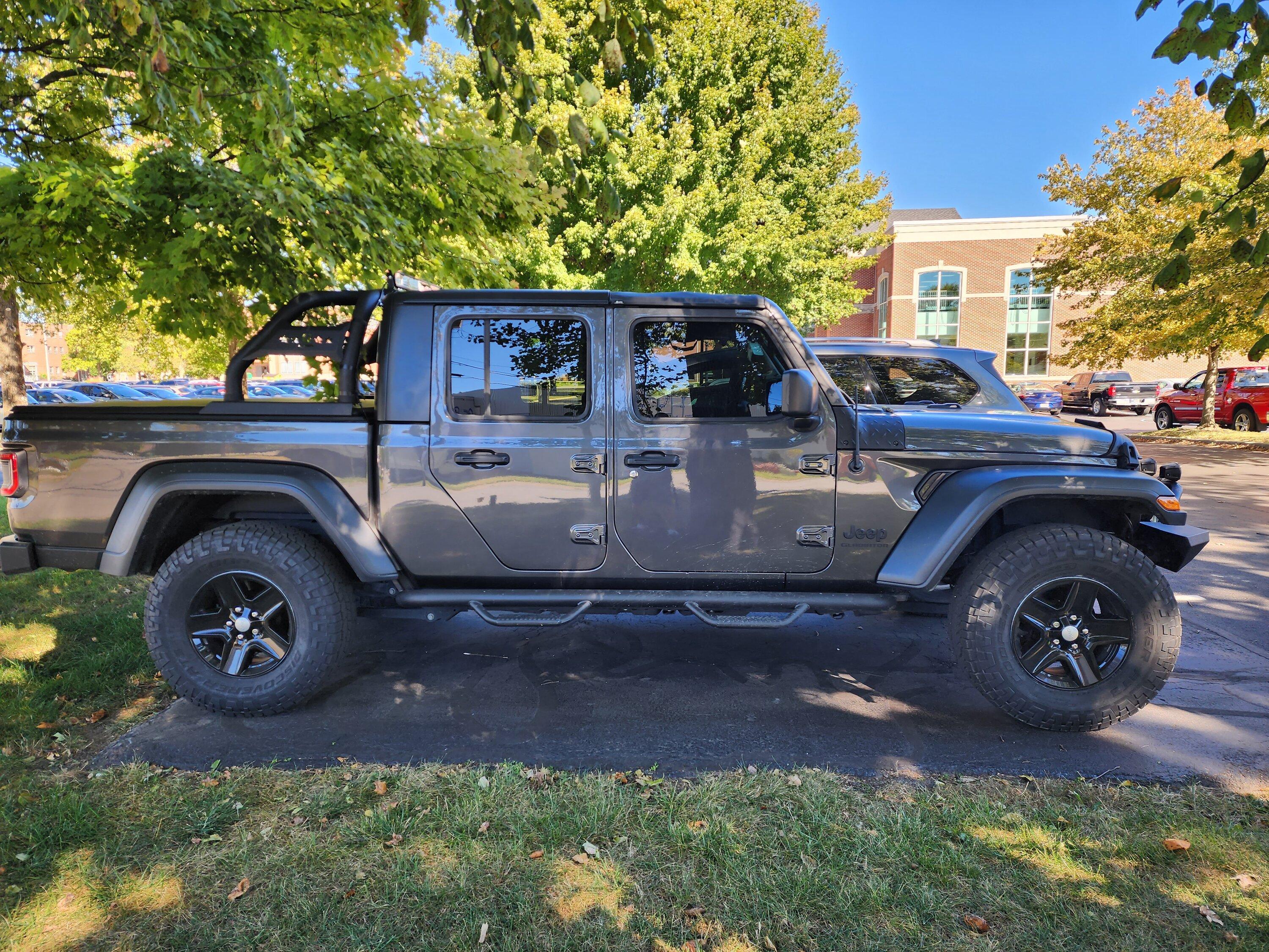 Jeep Gladiator Show us your roll bar! 20221003_114806