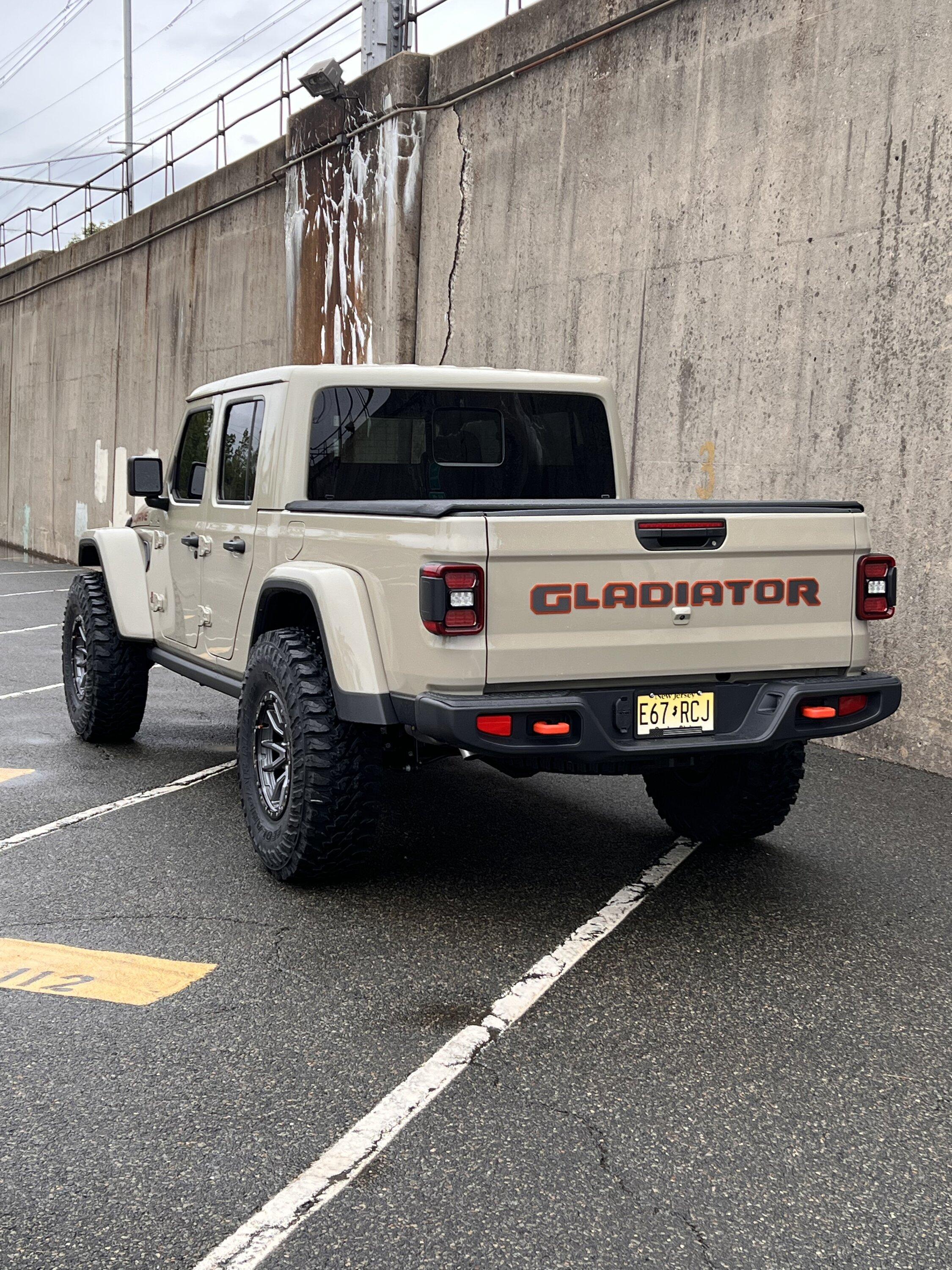 Jeep Gladiator GOBI Gladiator JT Club A0F8A5D9-417E-46FB-8055-3309880C790E