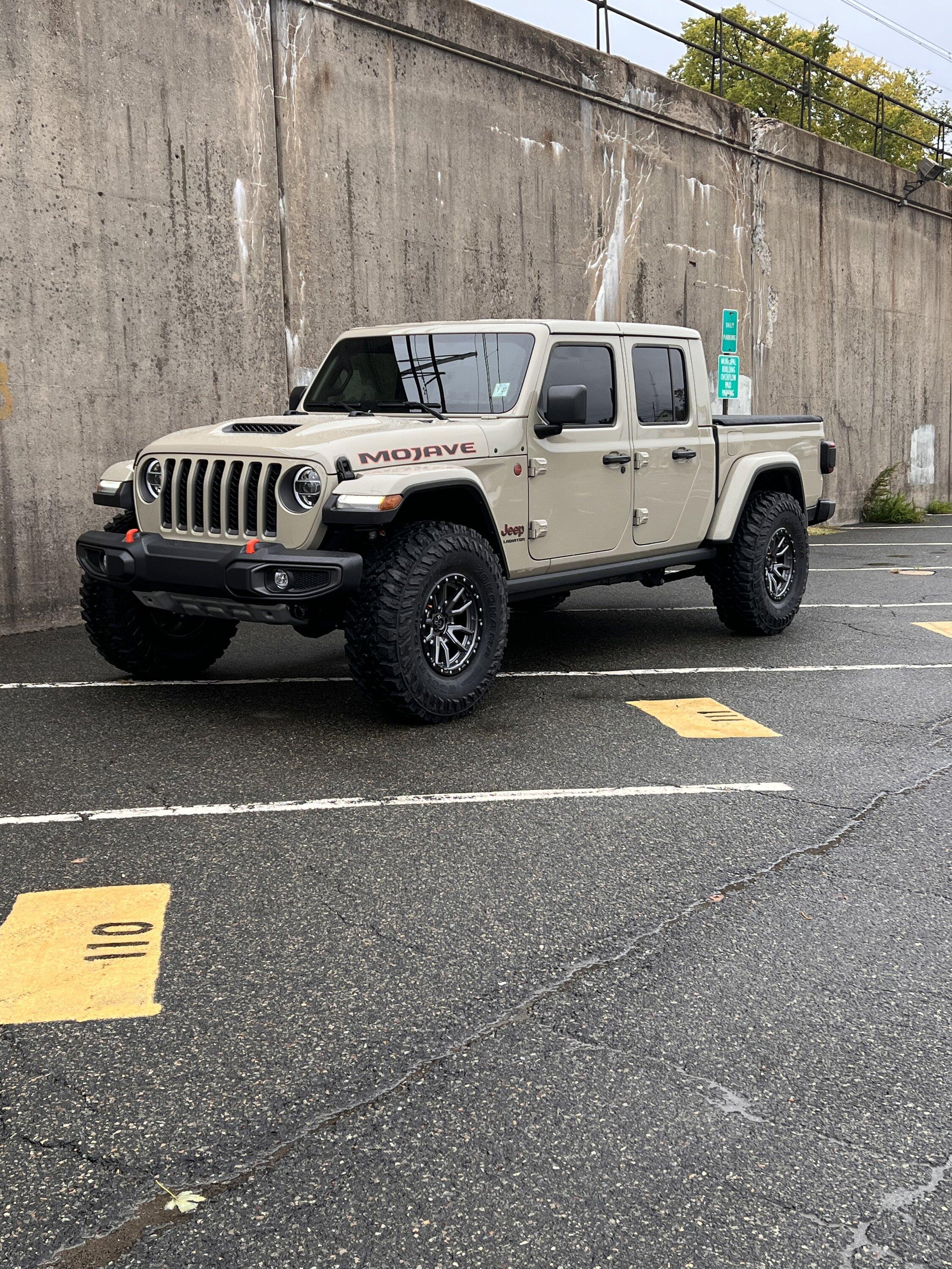 Jeep Gladiator Black is played out, let's see some colored rims 1DCCD624-FA17-4696-BA23-E5054DEC8BFF