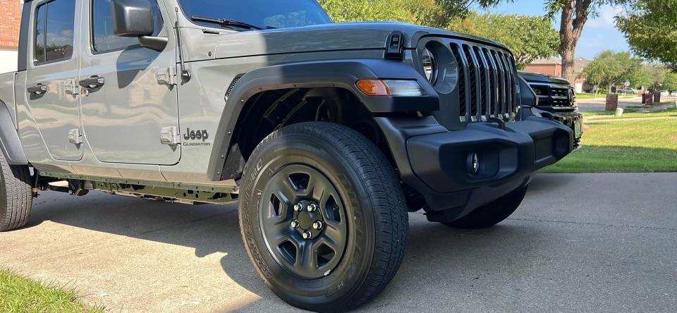Jeep Gladiator Price Drop! OEM / Factory / Stock Jeep Gladiator Sport Black 17" Wheels and 245/75R17 Tires 6D627E3E-0F20-4CC1-98CA-37EA86D24CCF