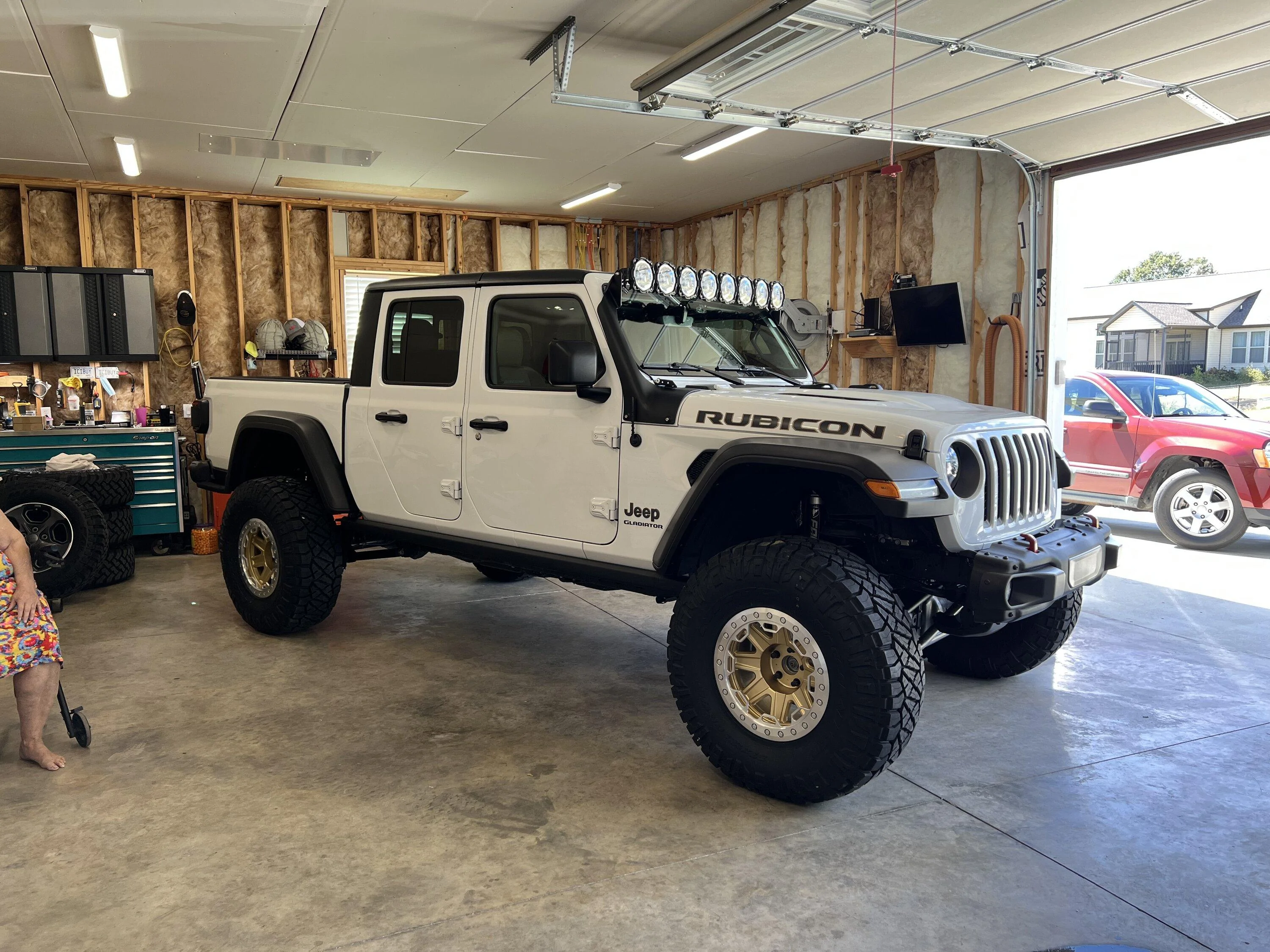 Jeep Gladiator BRIGHT WHITE Gladiator JT Club EEEFB186-C64D-41C9-A8FF-4A5DD577985B