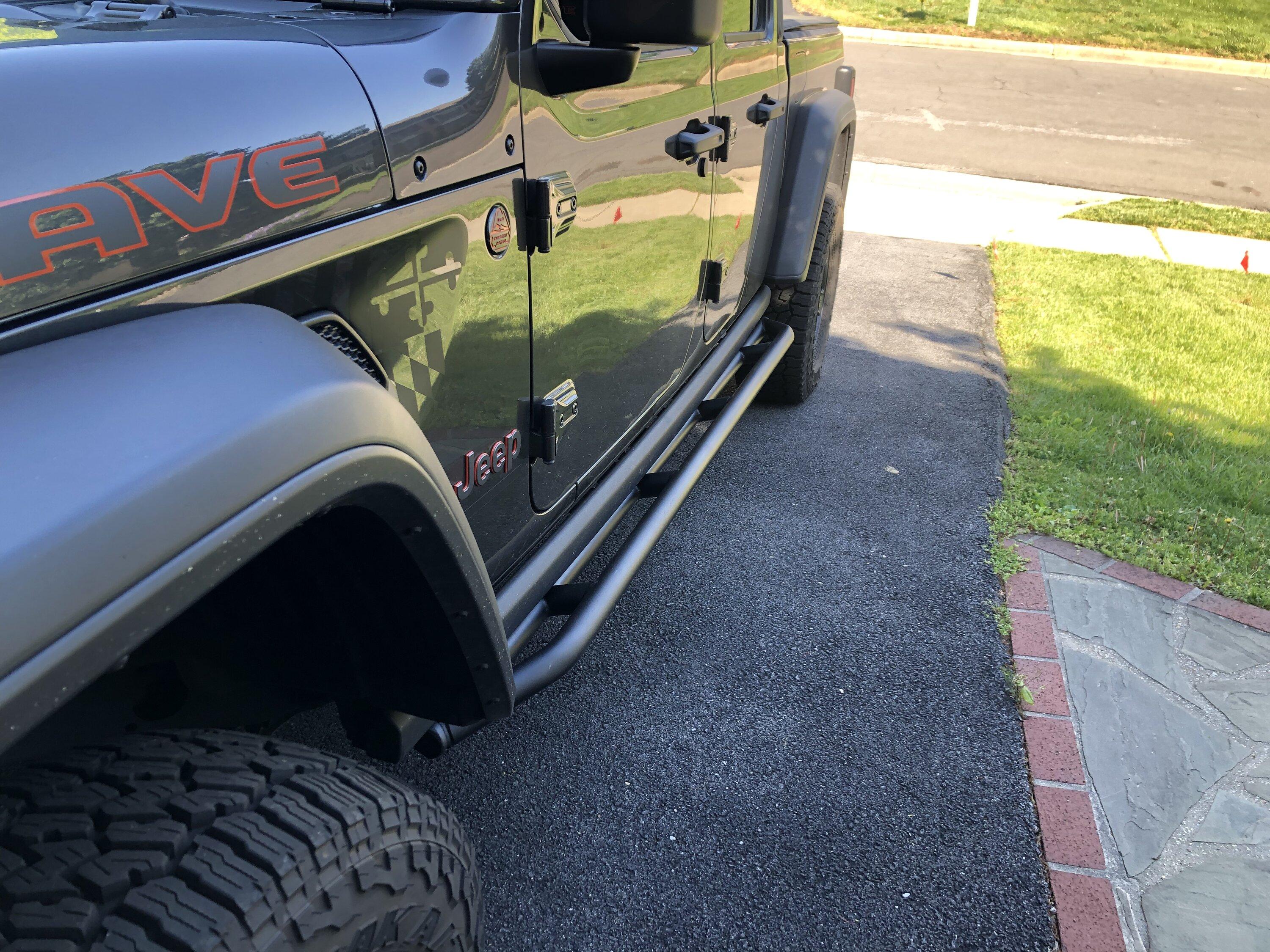 Jeep Gladiator Show me pictures of rocksliders that works as a running board. 5461D496-E904-4EB4-A968-D8305F35D22A