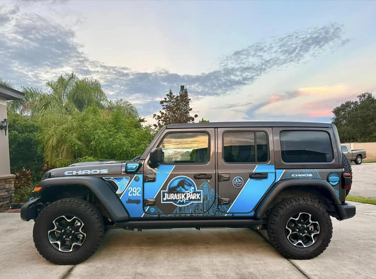 Jeep Gladiator Jeep Graphic Studio 1D094467-CF34-41B3-BC43-8658AD073417