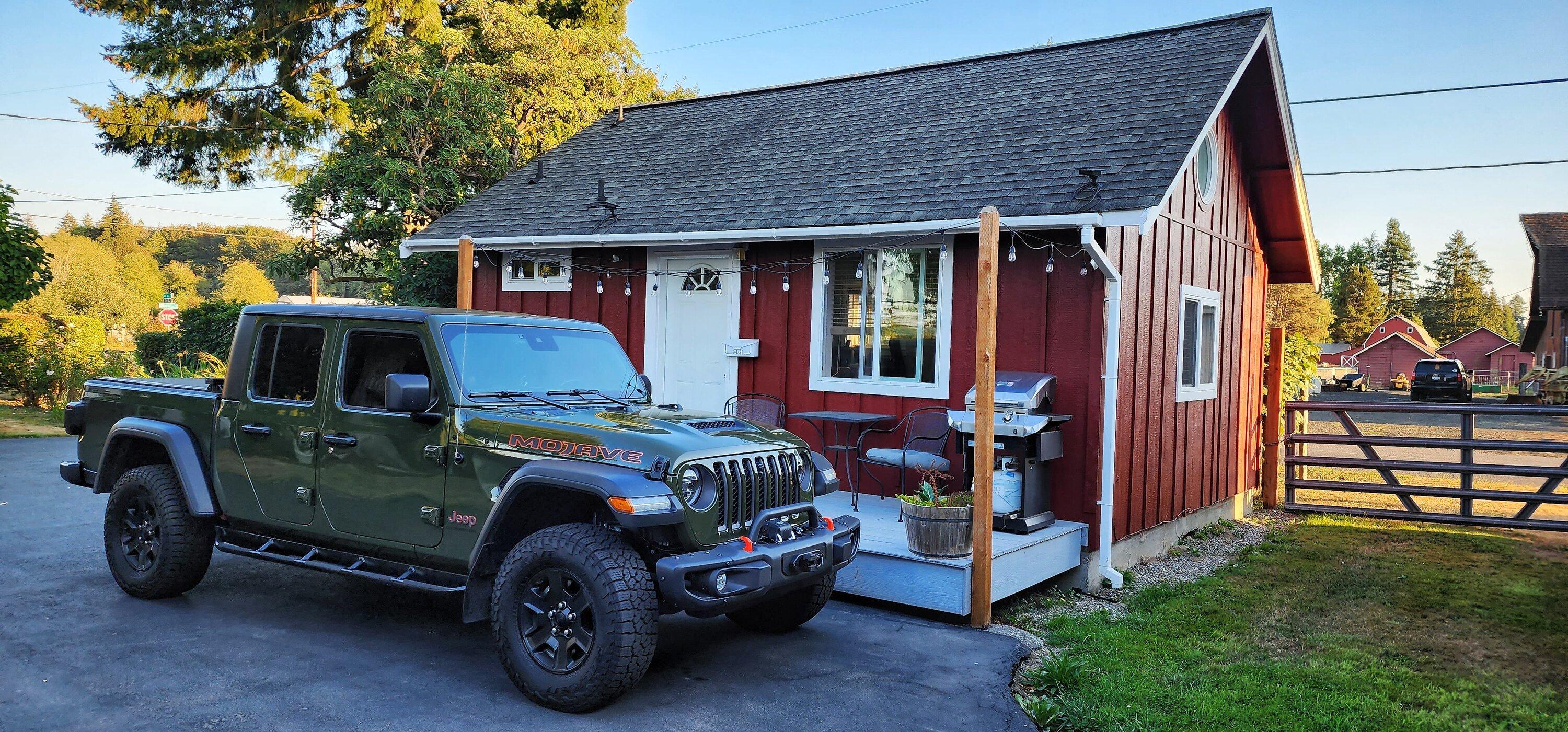 Jeep Gladiator Andrew's 2022 Sarge Green Mojave - Northern CA 20220930_180115-01