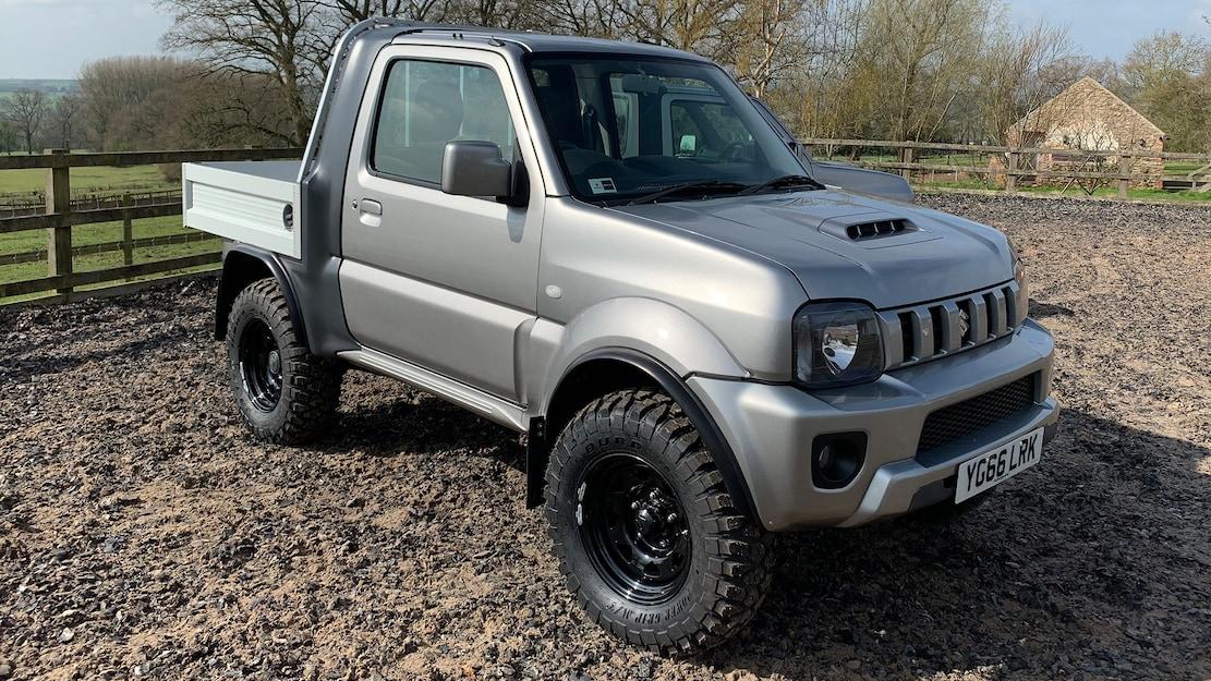 Jeep Gladiator MOJAVE Edition Gladiator JT Club Suzuki-Jimny-pickup-truck-conversion-old-model-front-three-quarter-knobby-tires