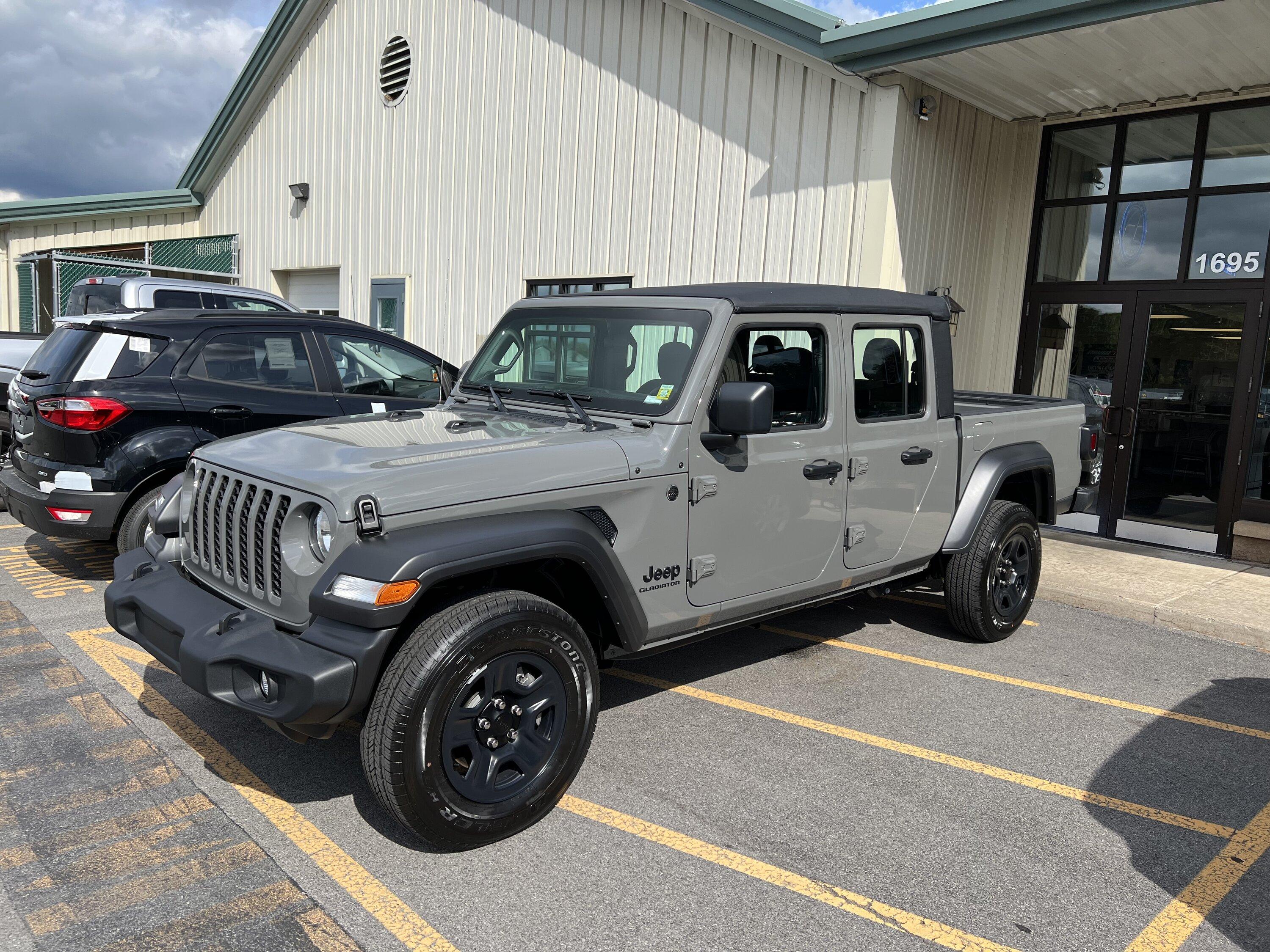 Jeep Gladiator New Owner - First Jeep & First Impressions 68539243975__19995489-C6C4-45C7-A3CC-8AEA676F856C
