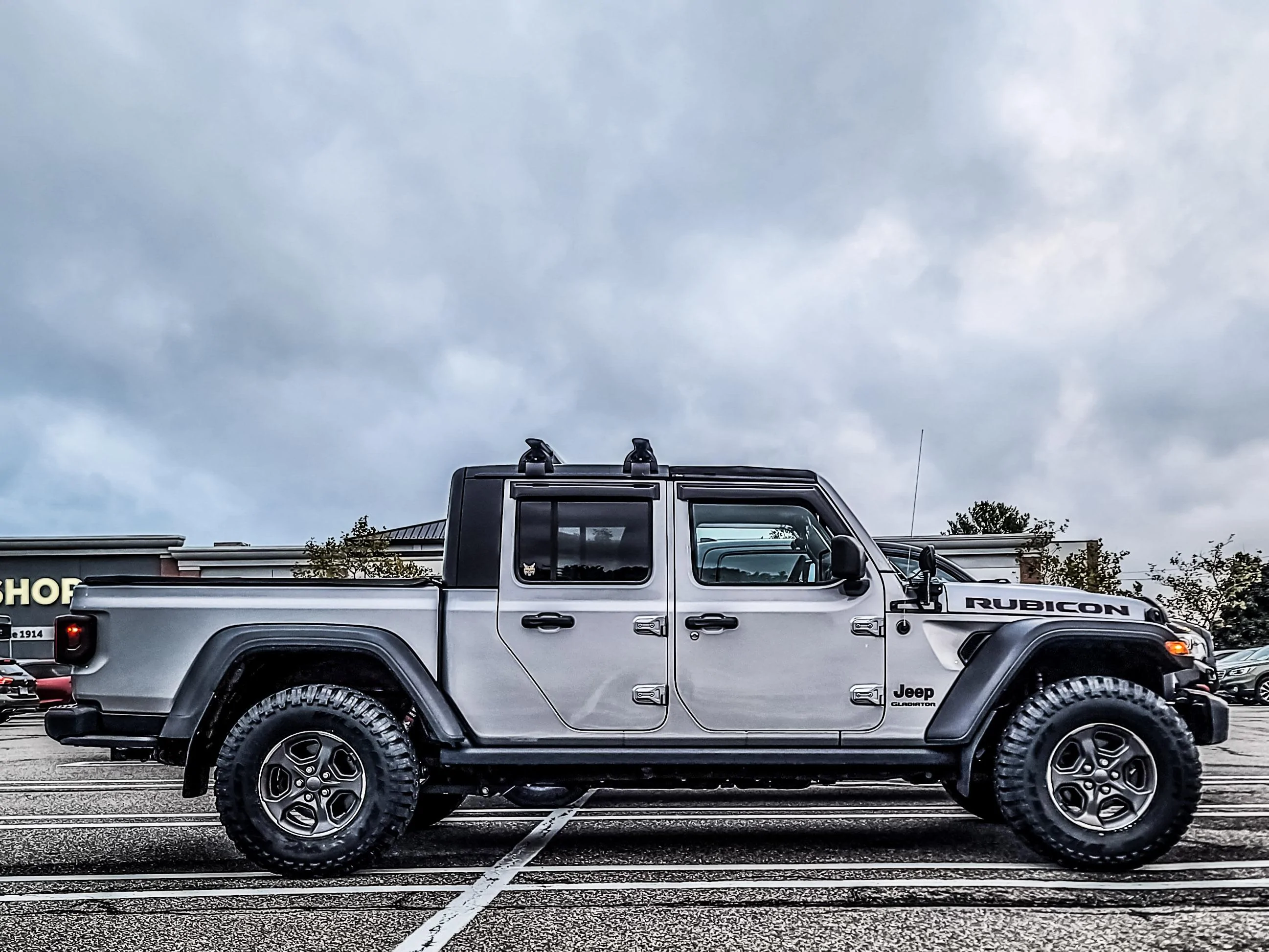 Jeep Gladiator 35's, no lift? PSX_20221005_130316