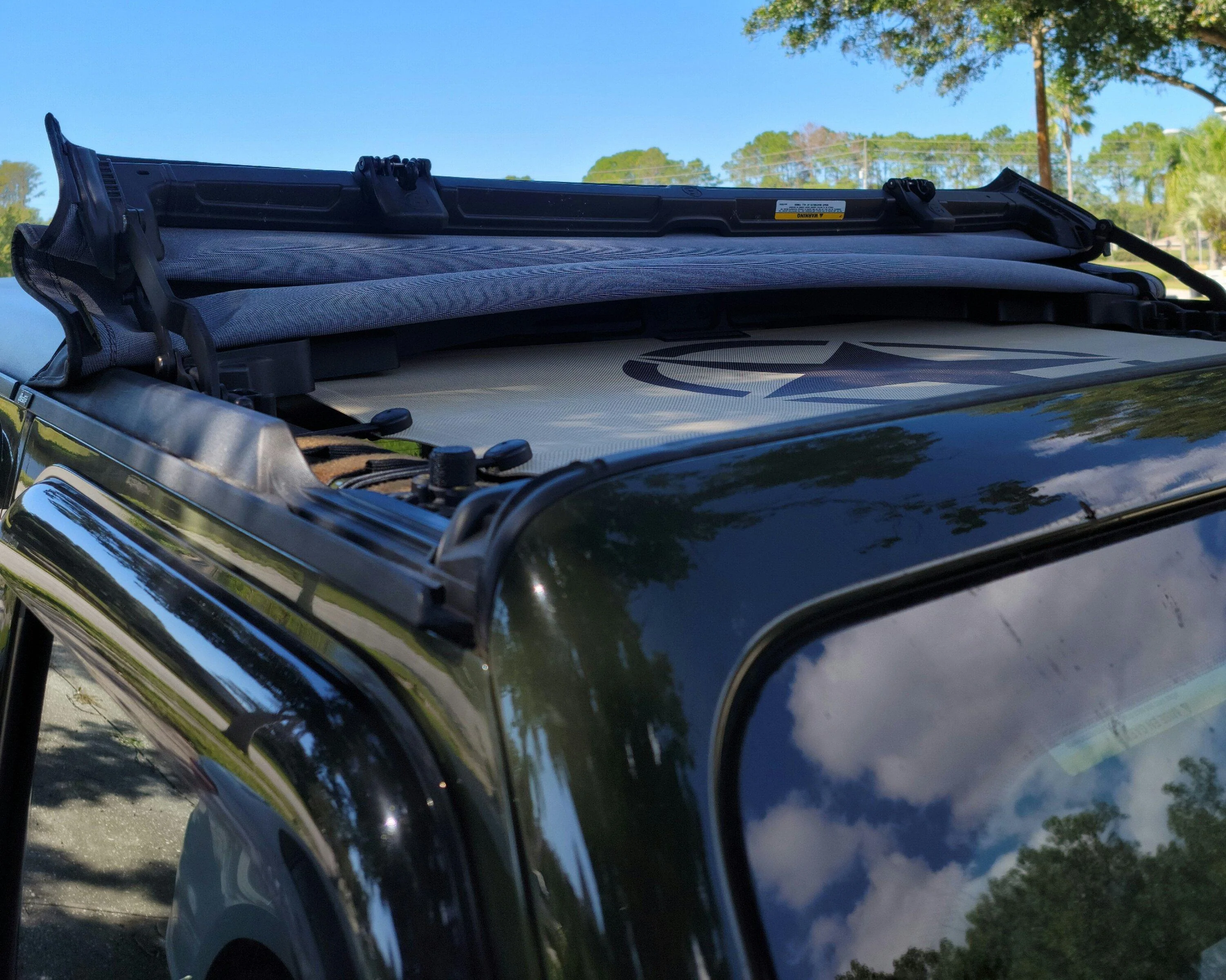 Jeep Gladiator Bestop Sunrider for Wrangler or Gladiator. 20221005_151839