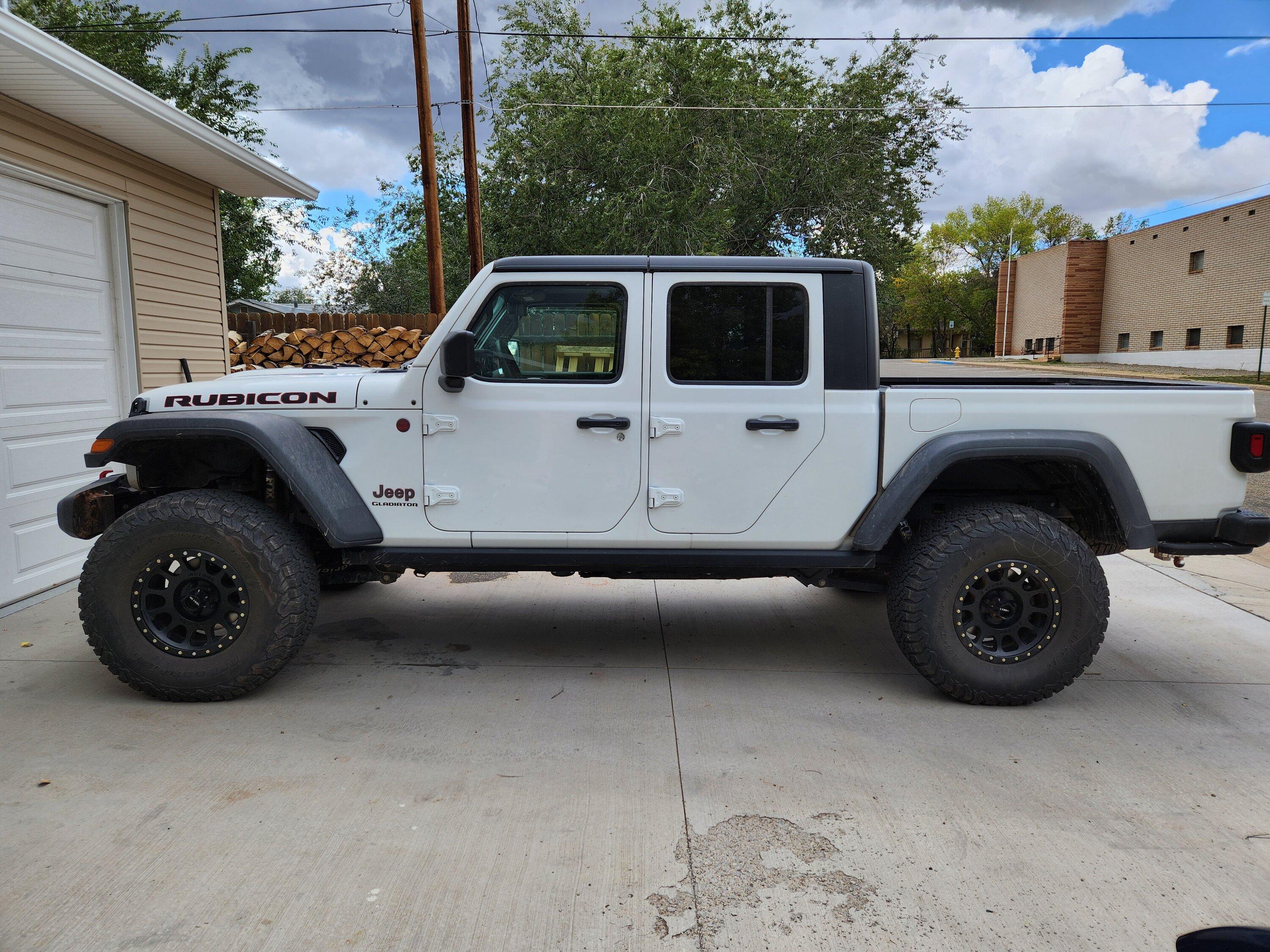 Jeep Gladiator Why is picking a tire size so difficult?! 20221005_140404