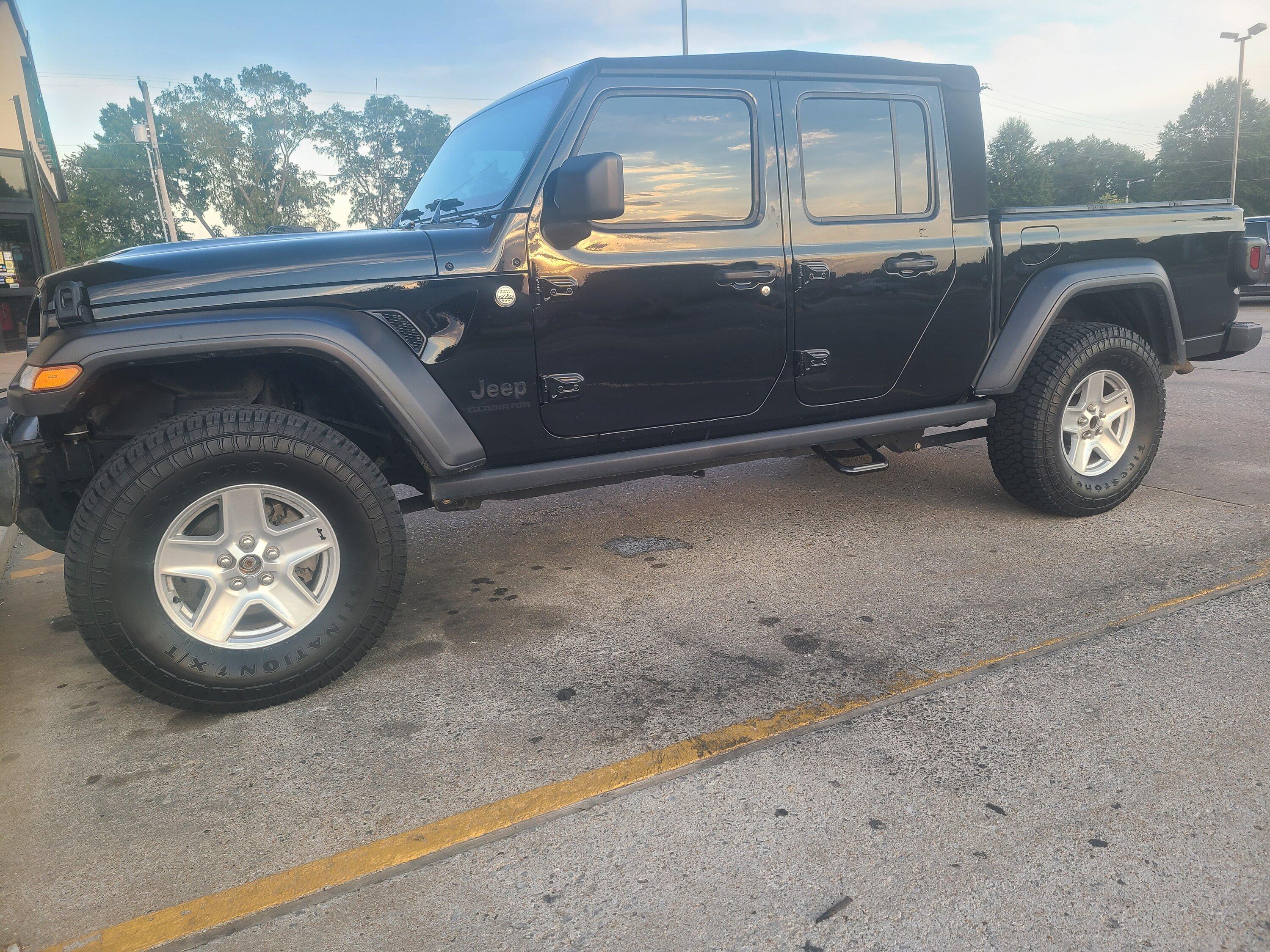 Jeep Gladiator Why is picking a tire size so difficult?! 20221005_180803