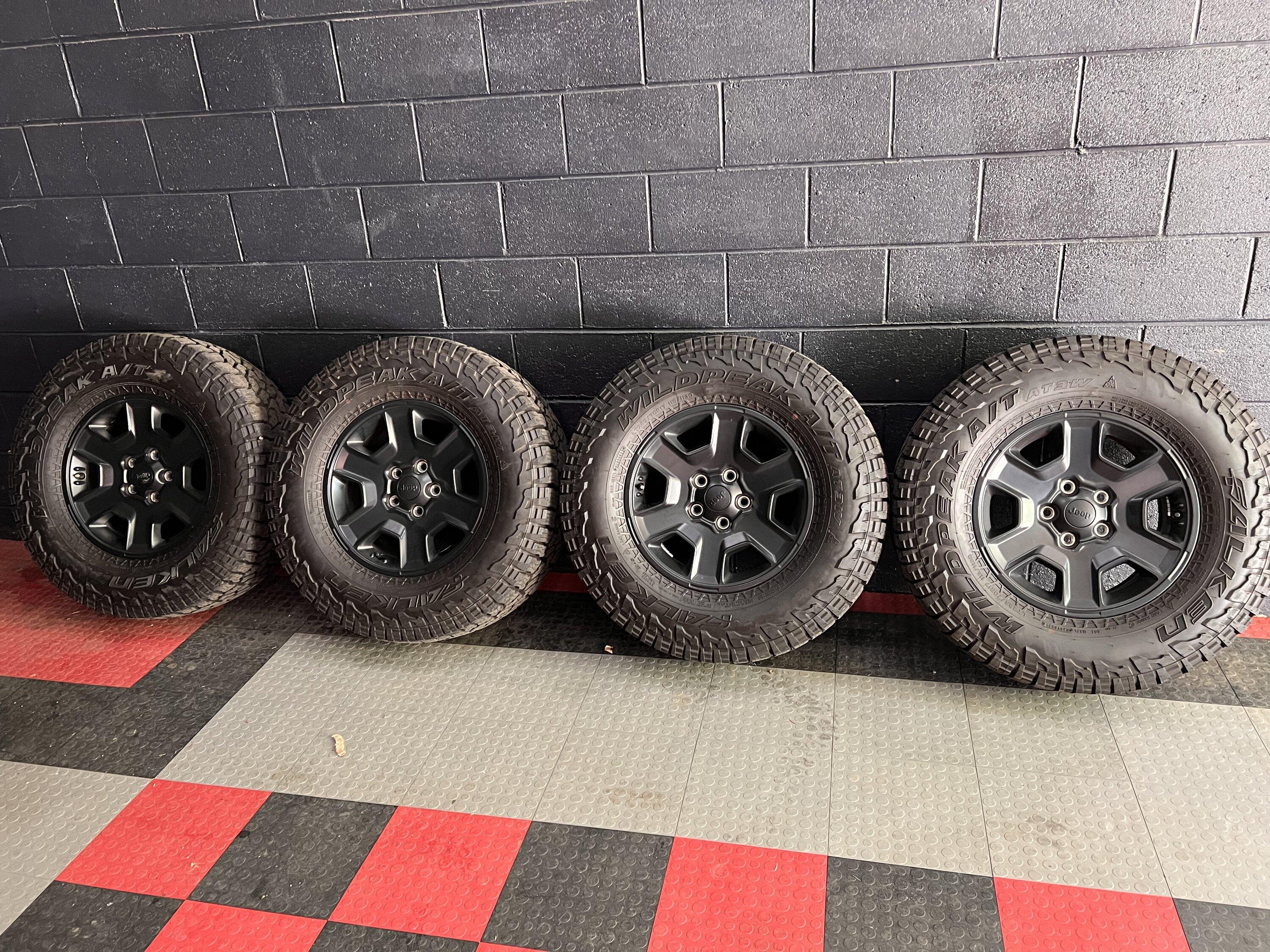 Jeep Gladiator 2022 gladiator Mojave takeoffs wheels-tires-TPMS 3F58647D-13D9-422F-886D-B667BAB4D4D6